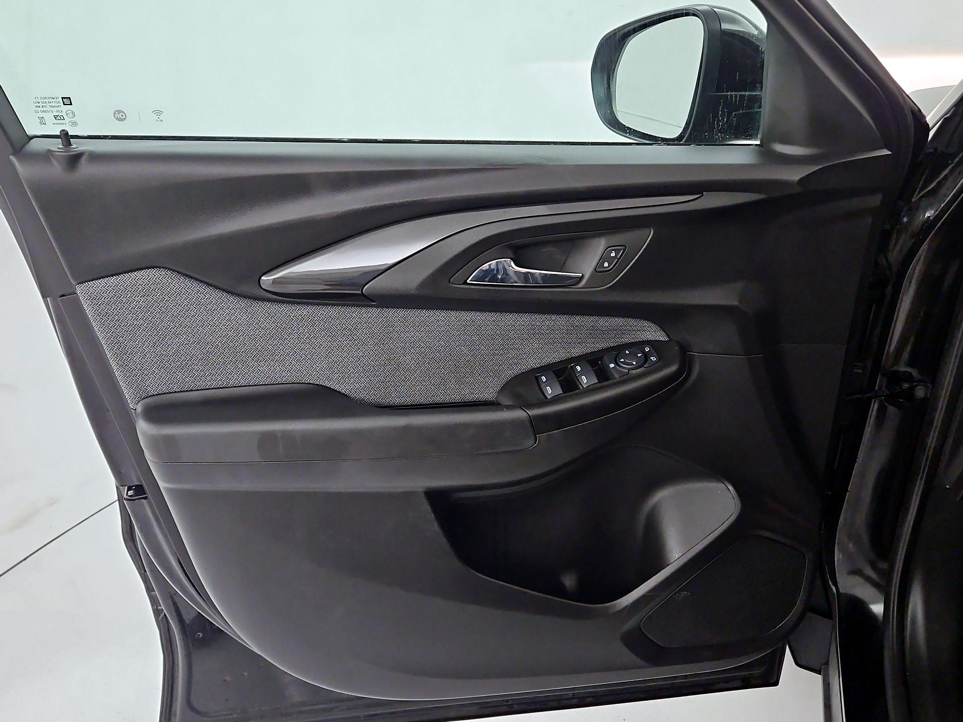 Thumbnail: 2023 Chevrolet TrailBlazer - 12