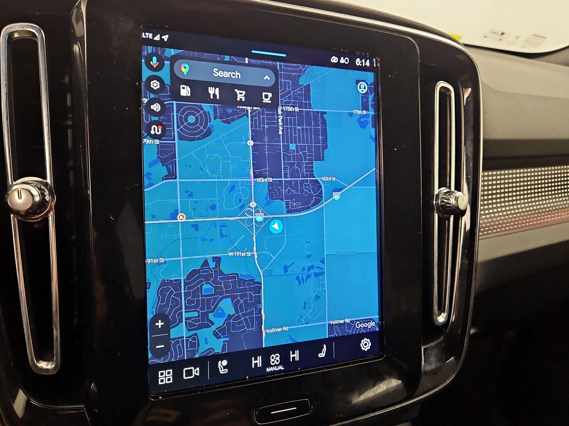 Thumbnail: 2025 Volvo XC40 - 13