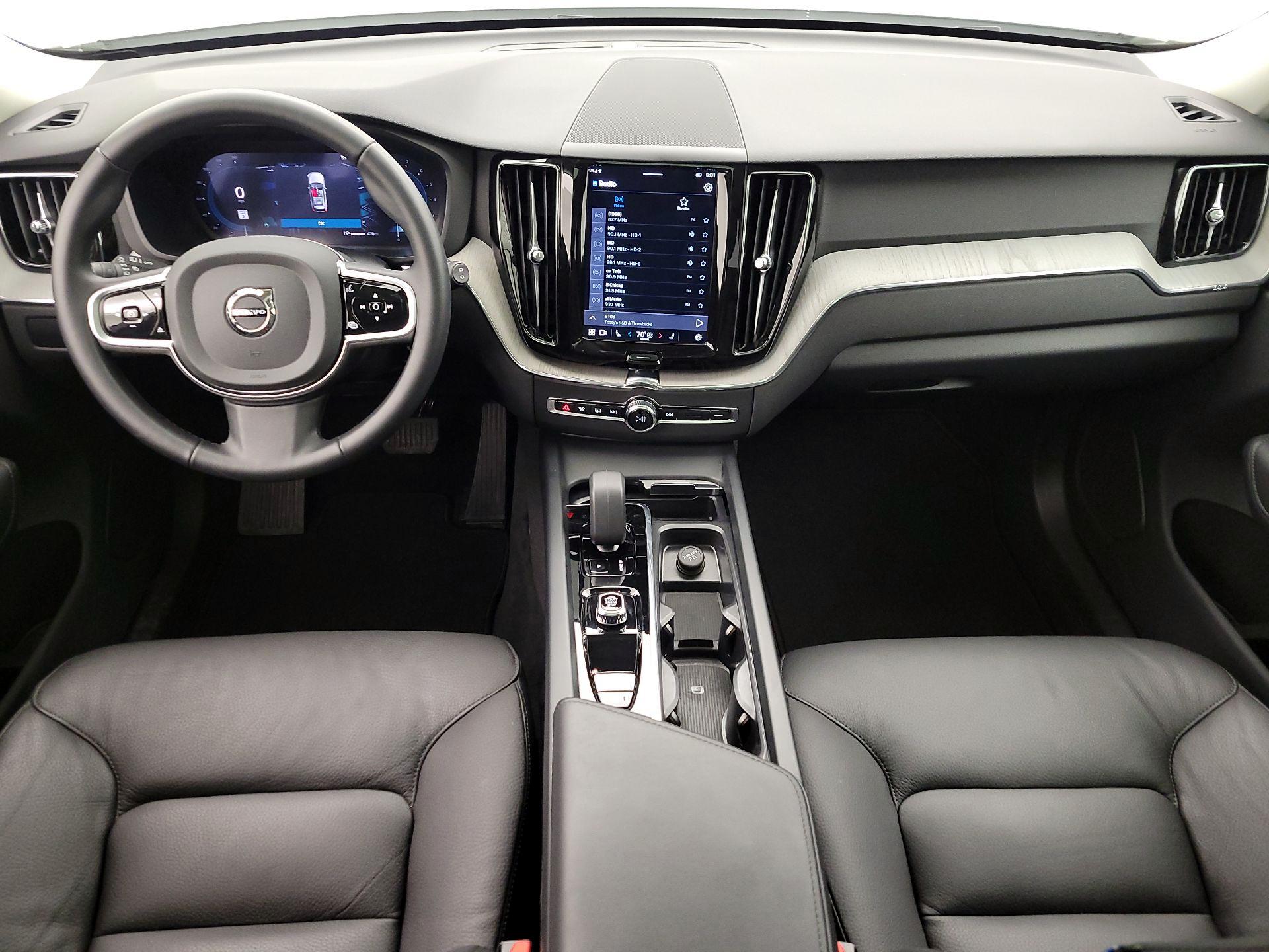 Thumbnail: 2025 Volvo XC60 - 9