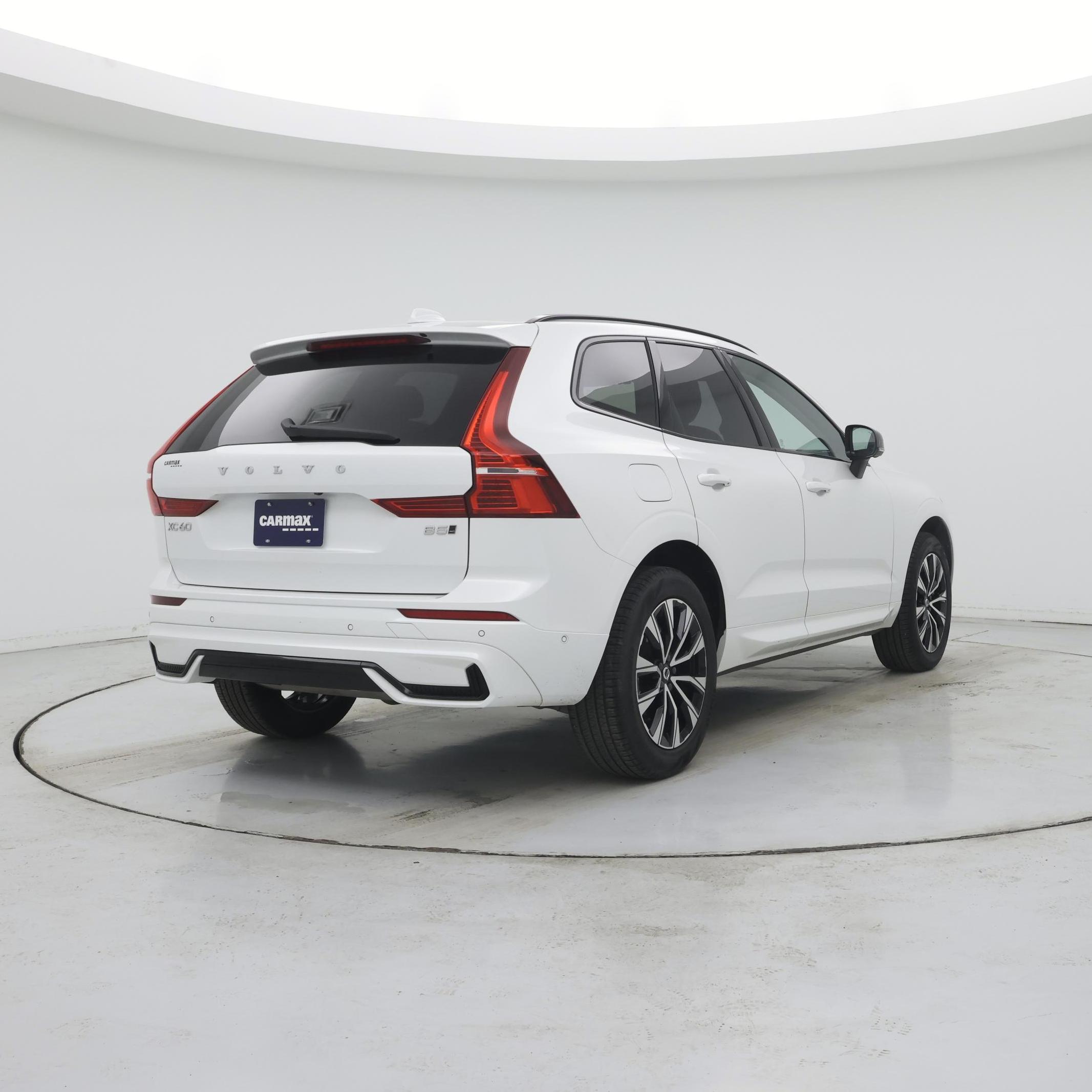 Thumbnail: 2025 Volvo XC60 - 8