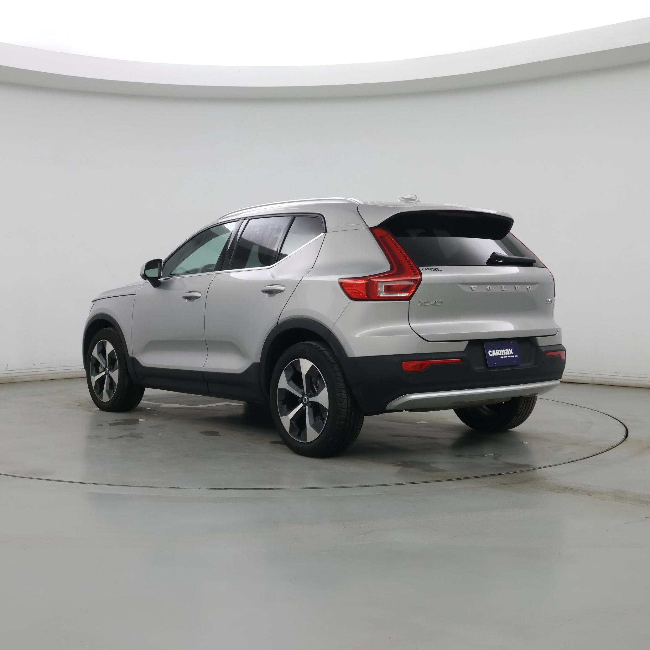 Thumbnail: 2025 Volvo XC40 - 2