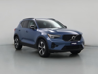 2025 Volvo XC40 B5 Plus Dark Theme