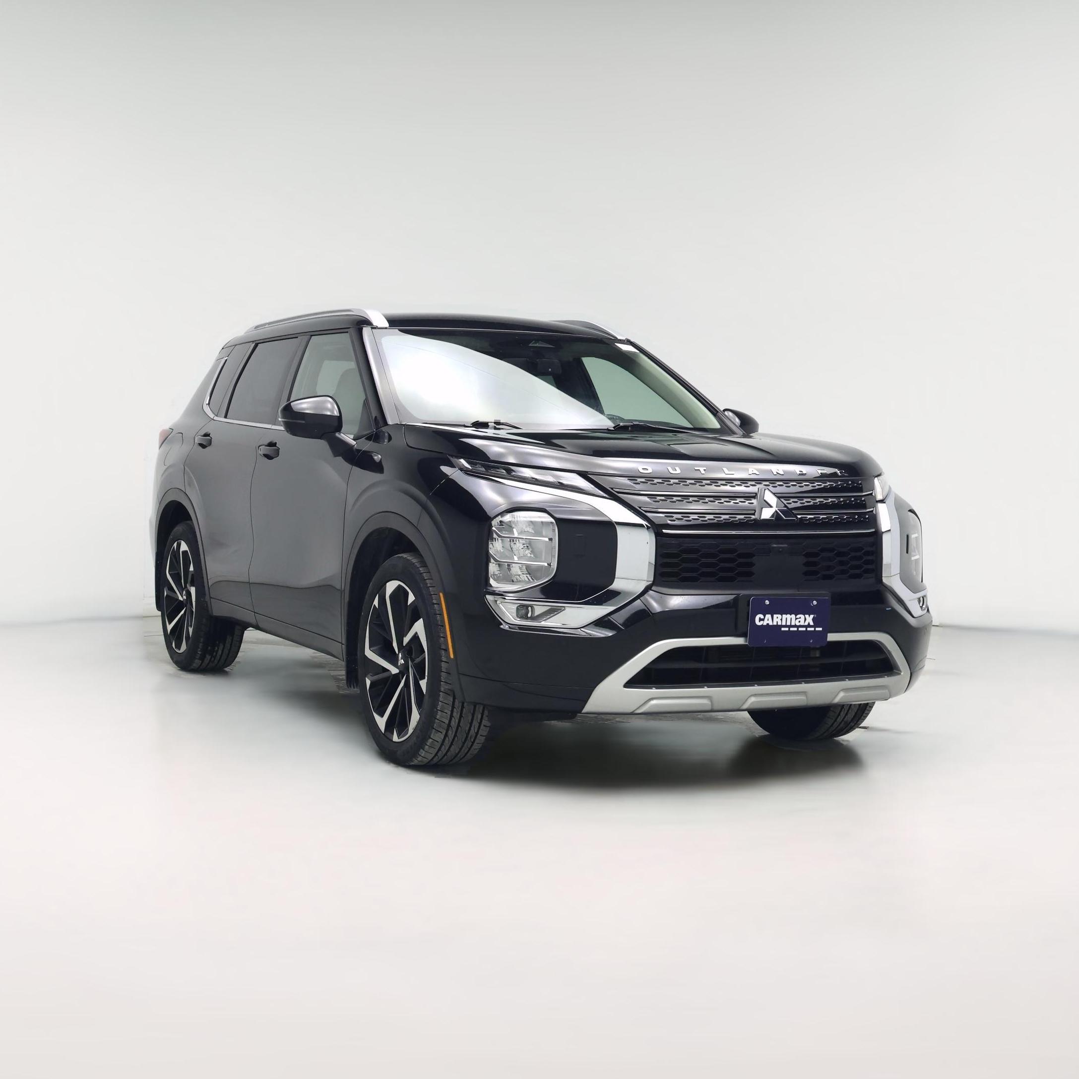 Thumbnail: 2023 Mitsubishi Outlander - 1