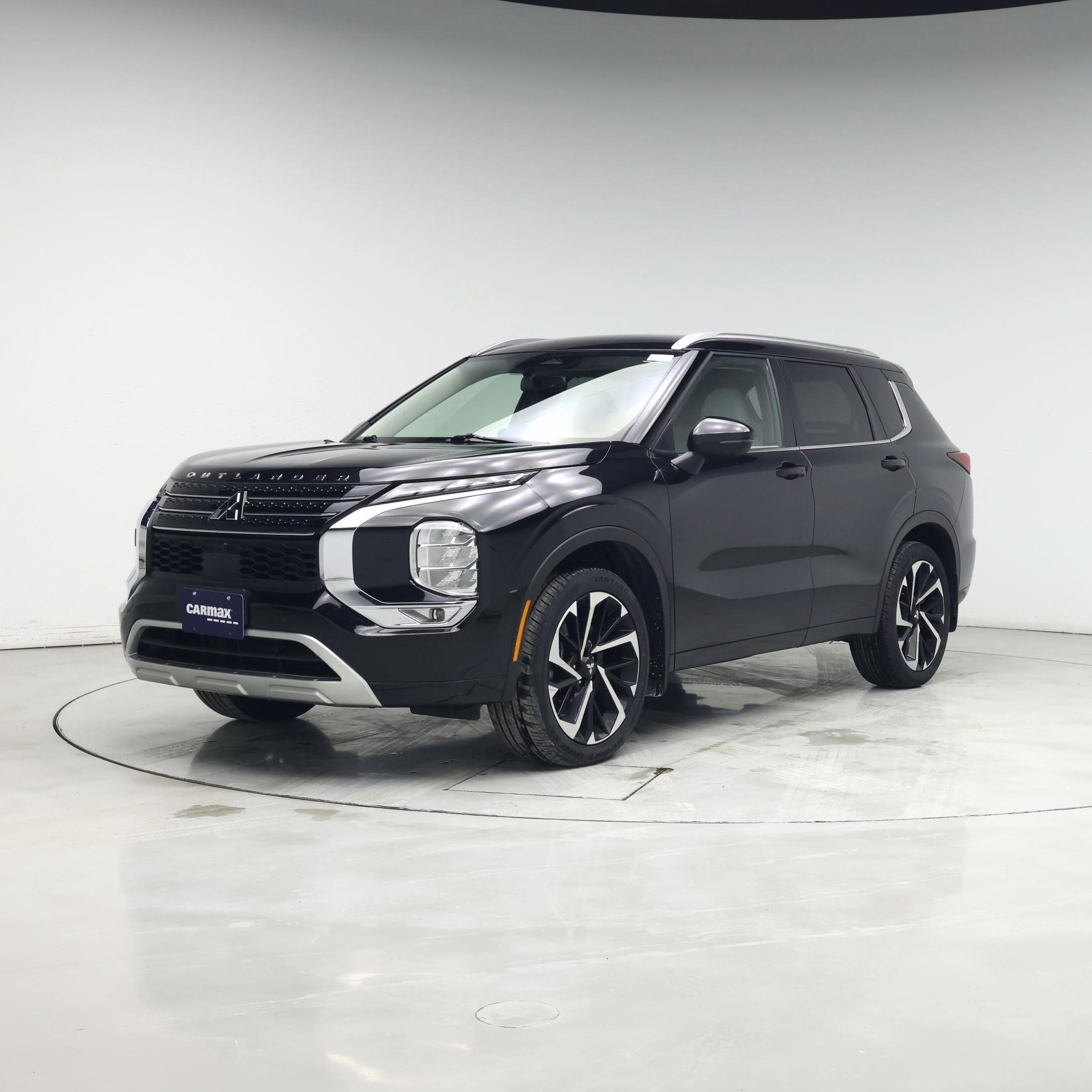 Thumbnail: 2023 Mitsubishi Outlander - 4