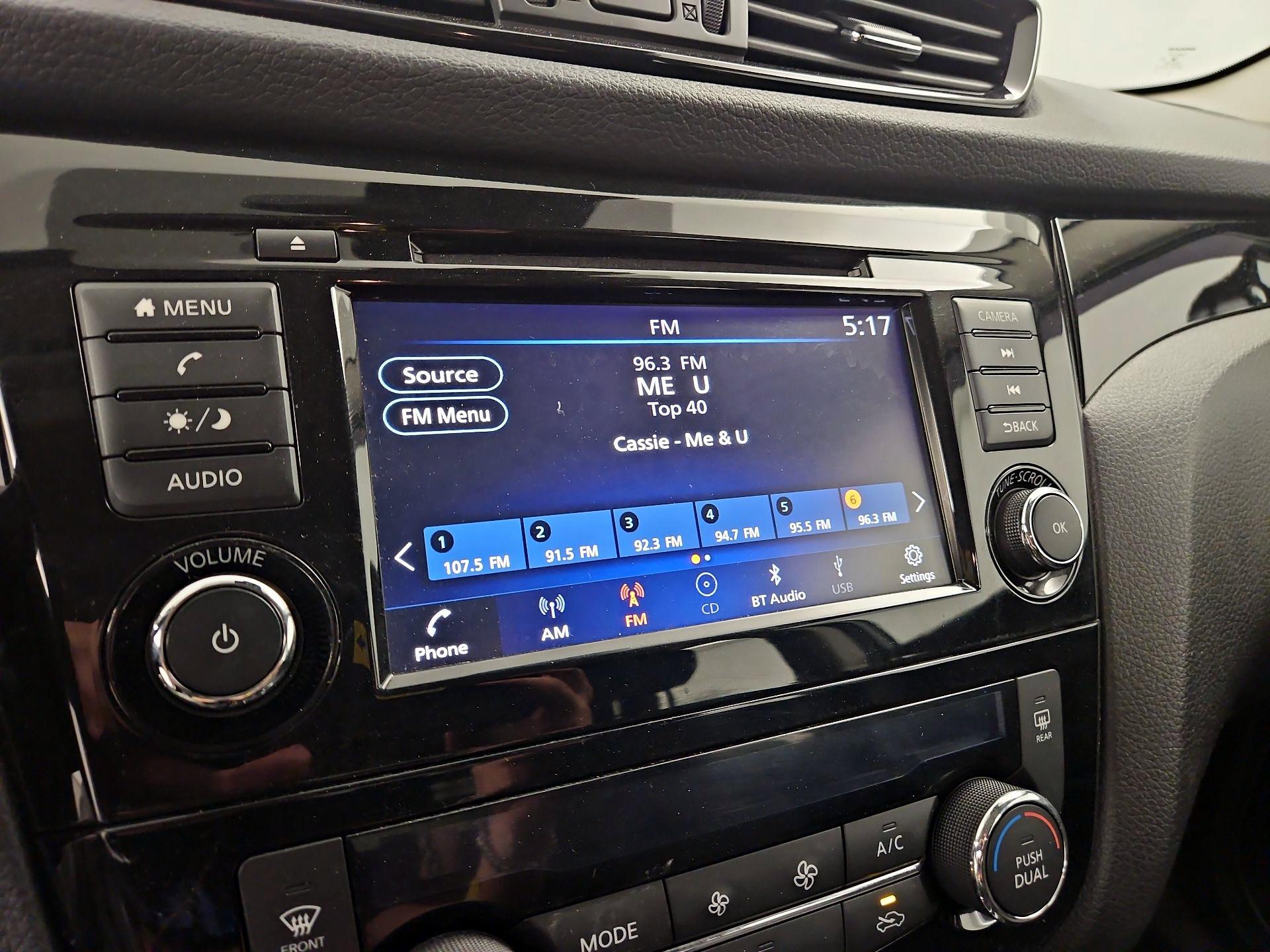 Thumbnail: 2020 Nissan Rogue Sport - 15