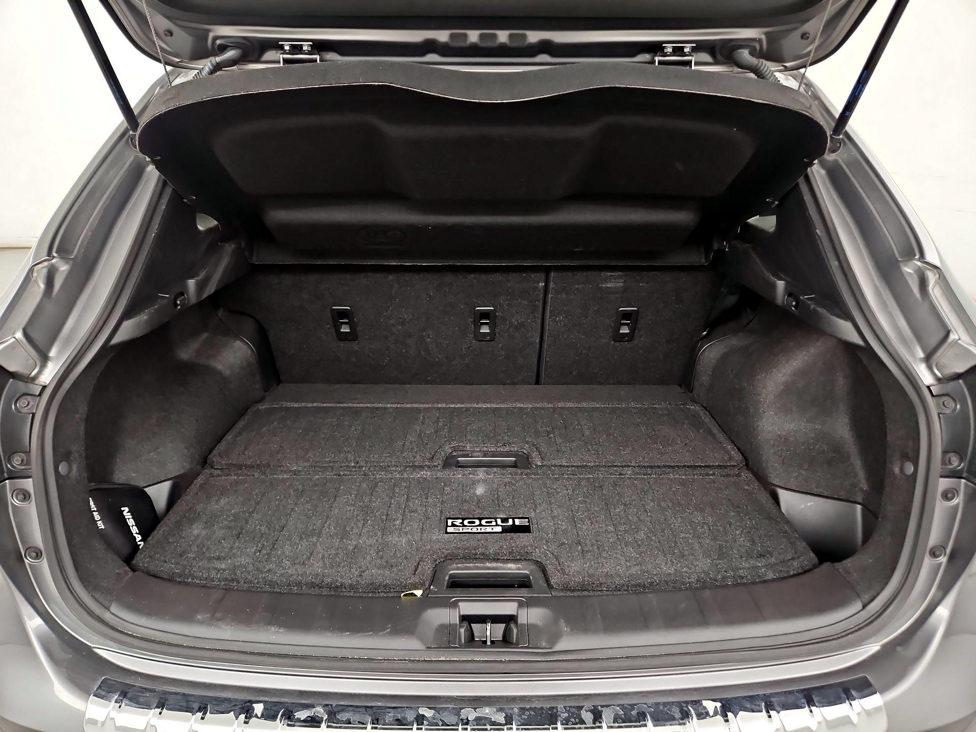 Thumbnail: 2020 Nissan Rogue Sport - 20