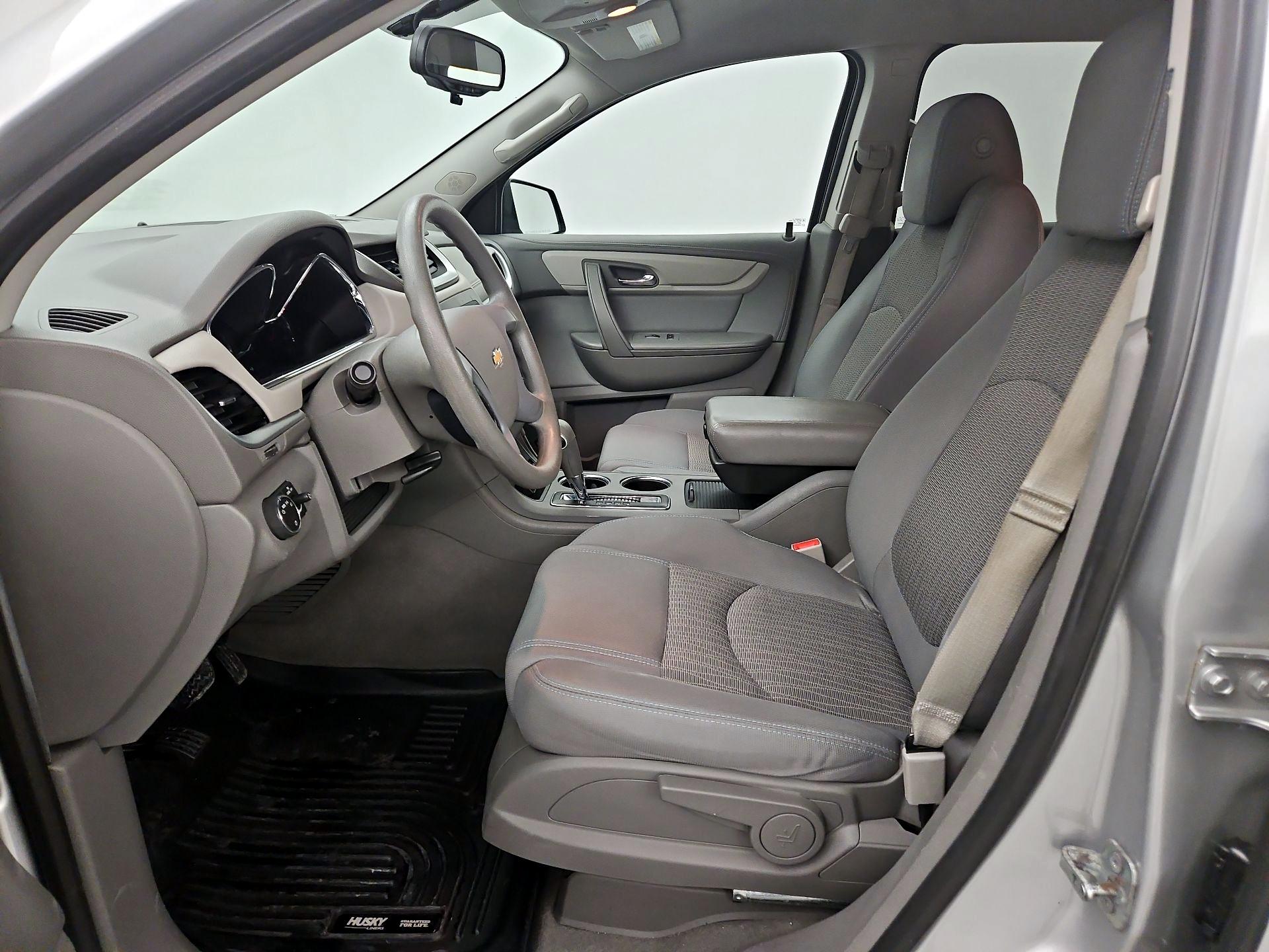 Thumbnail: 2017 Chevrolet Traverse - 11