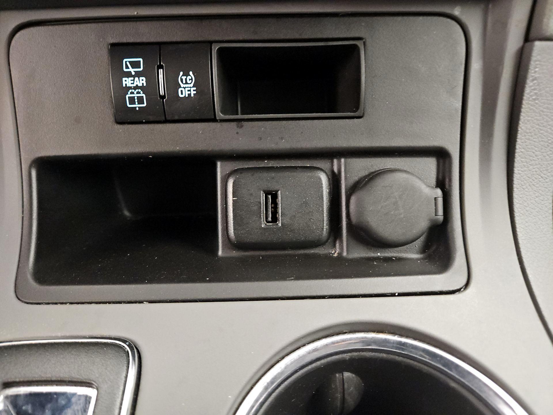 Thumbnail: 2017 Chevrolet Traverse - 18