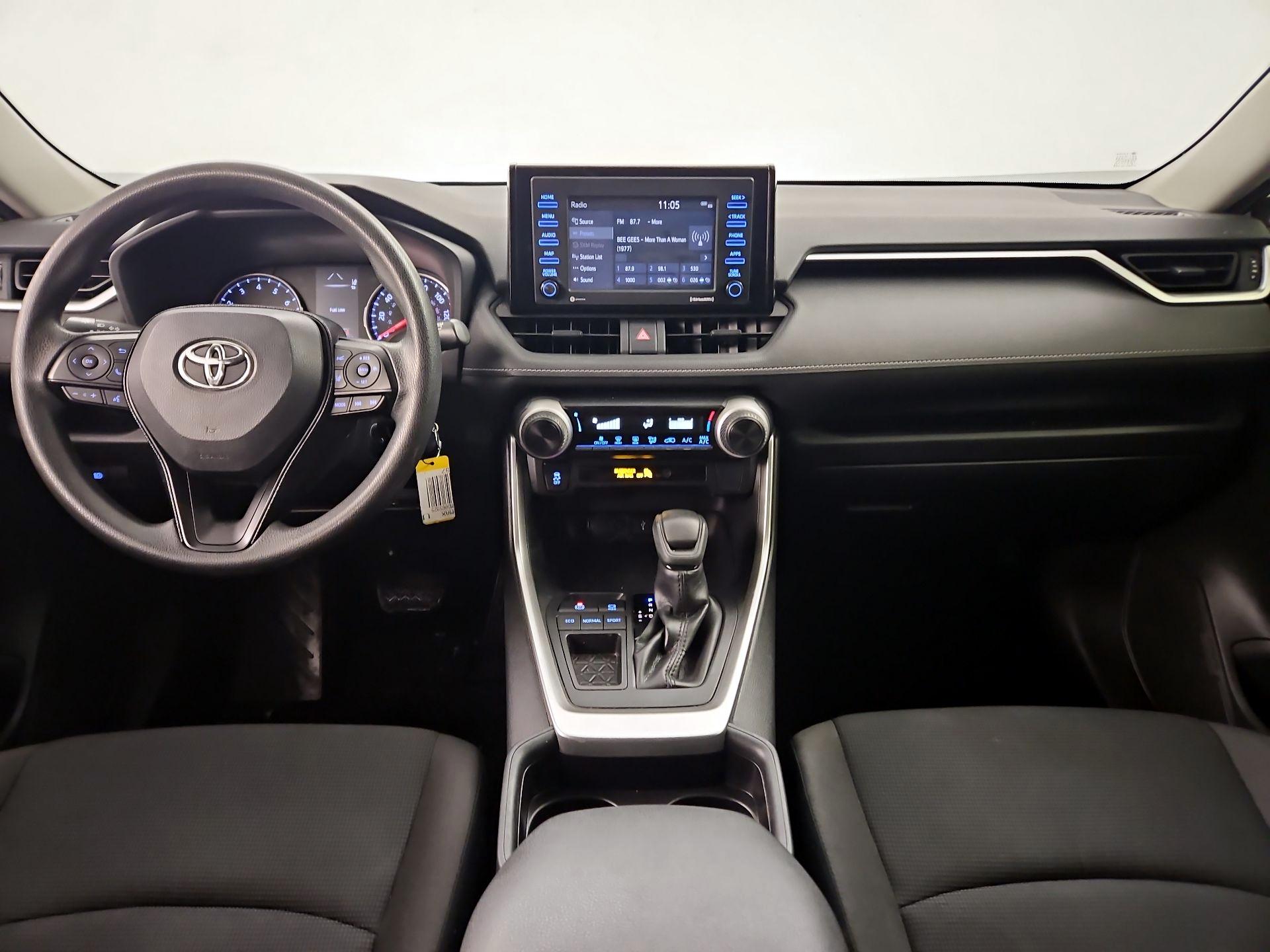 Thumbnail: 2021 Toyota RAV4 - 9