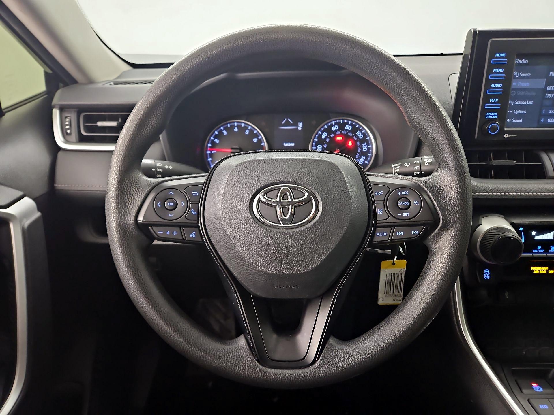Thumbnail: 2021 Toyota RAV4 - 10