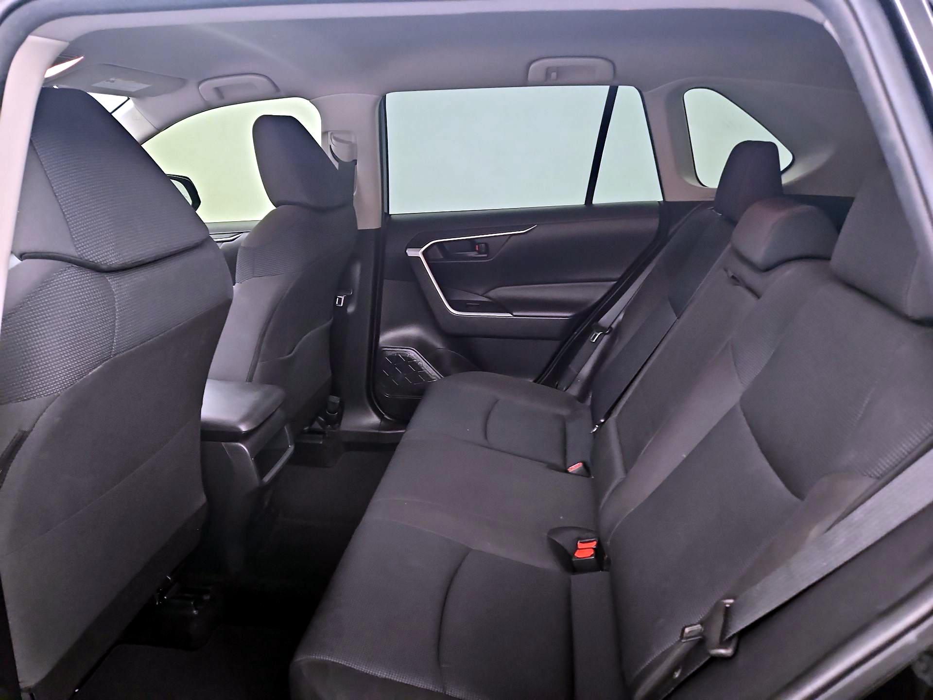 Thumbnail: 2021 Toyota RAV4 - 19