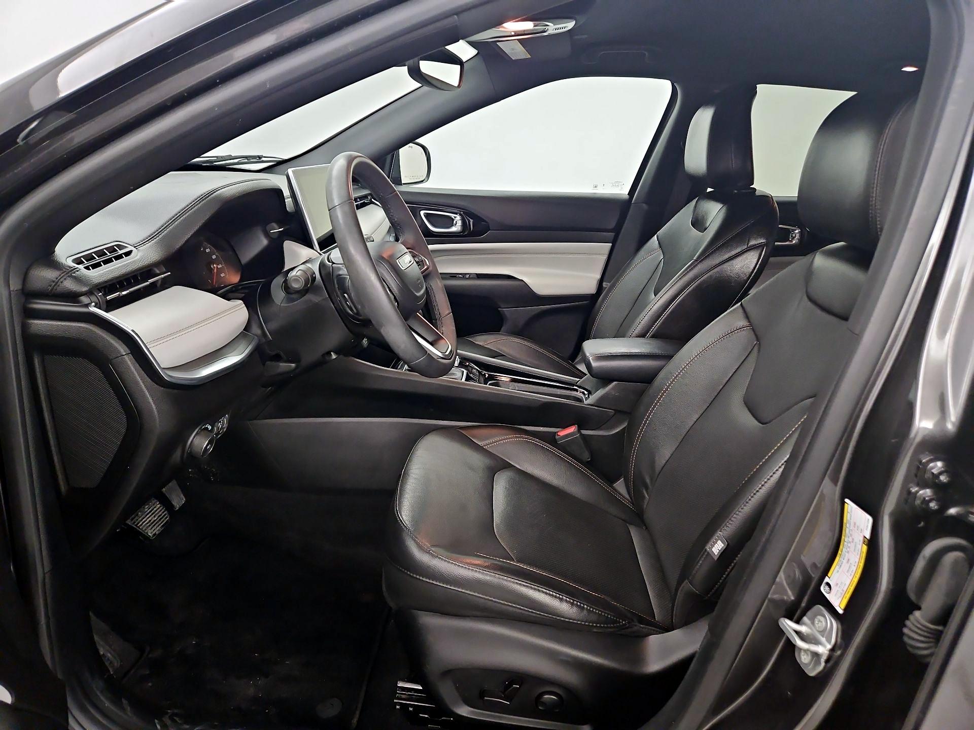 Thumbnail: 2023 Jeep Compass - 11