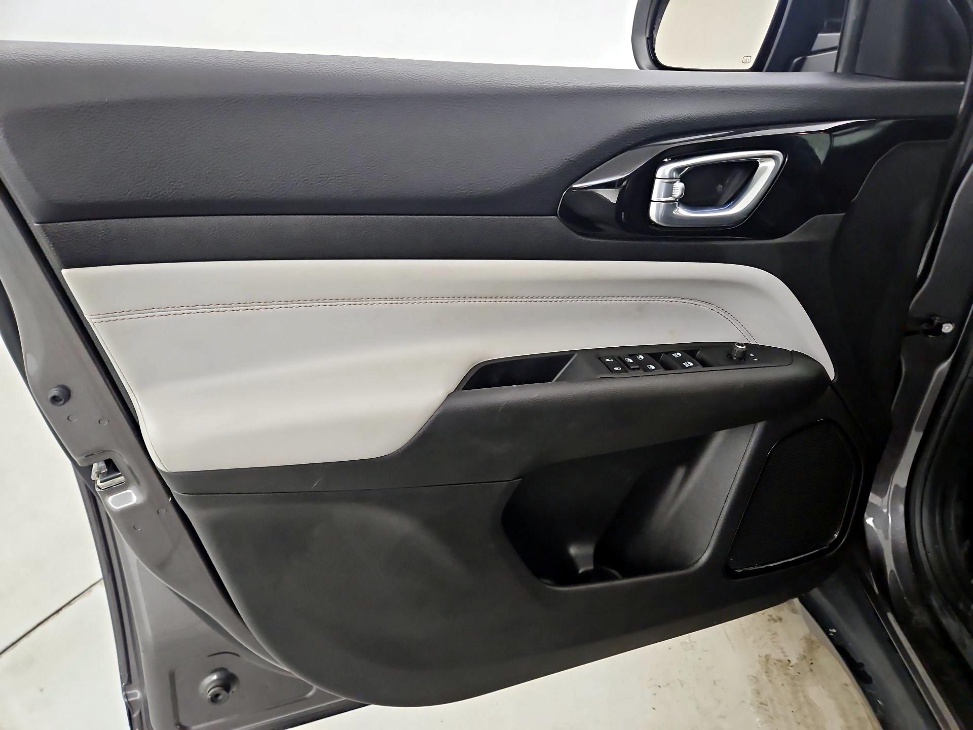 Thumbnail: 2023 Jeep Compass - 12