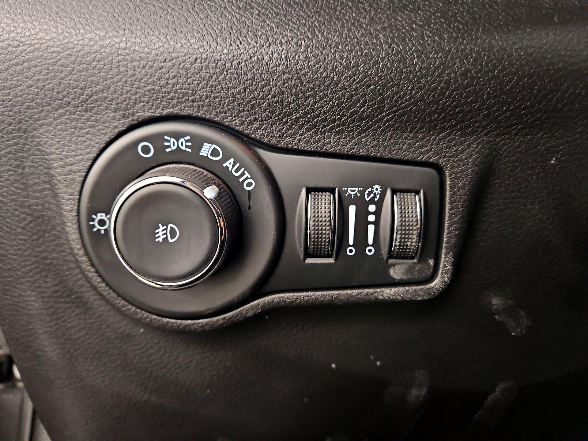 Thumbnail: 2023 Jeep Compass - 13