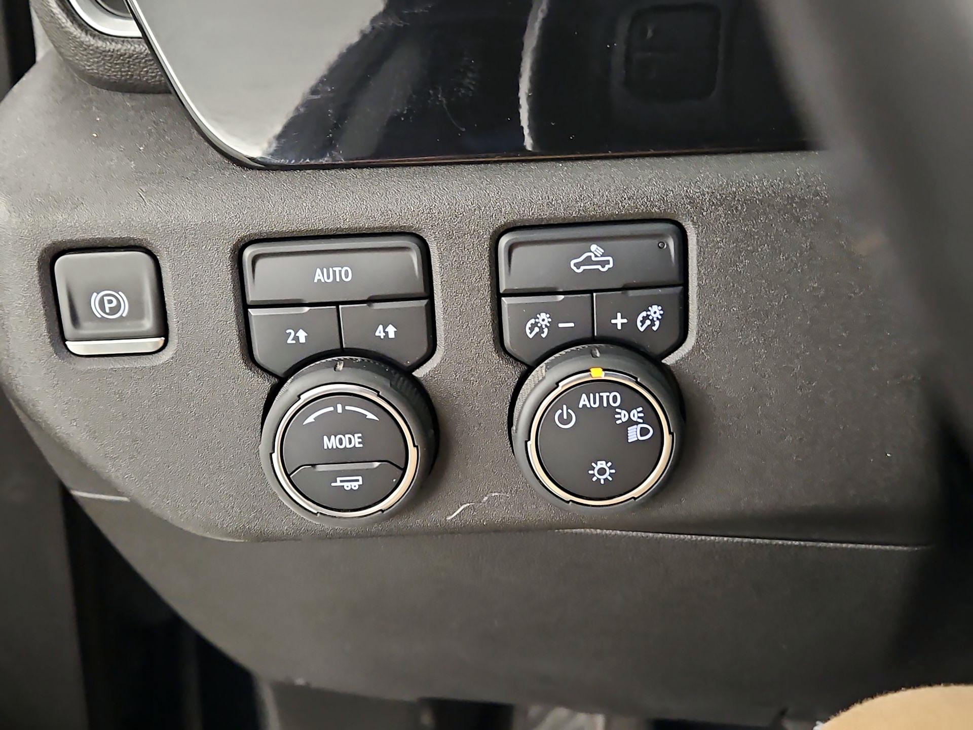 Thumbnail: 2022 Chevrolet Silverado 1500 - 13