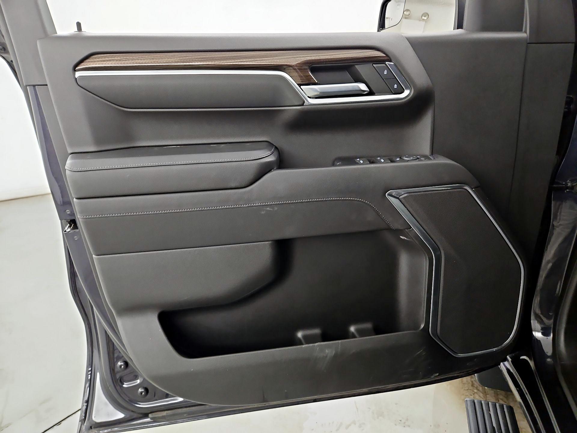 Thumbnail: 2022 Chevrolet Silverado 1500 - 12