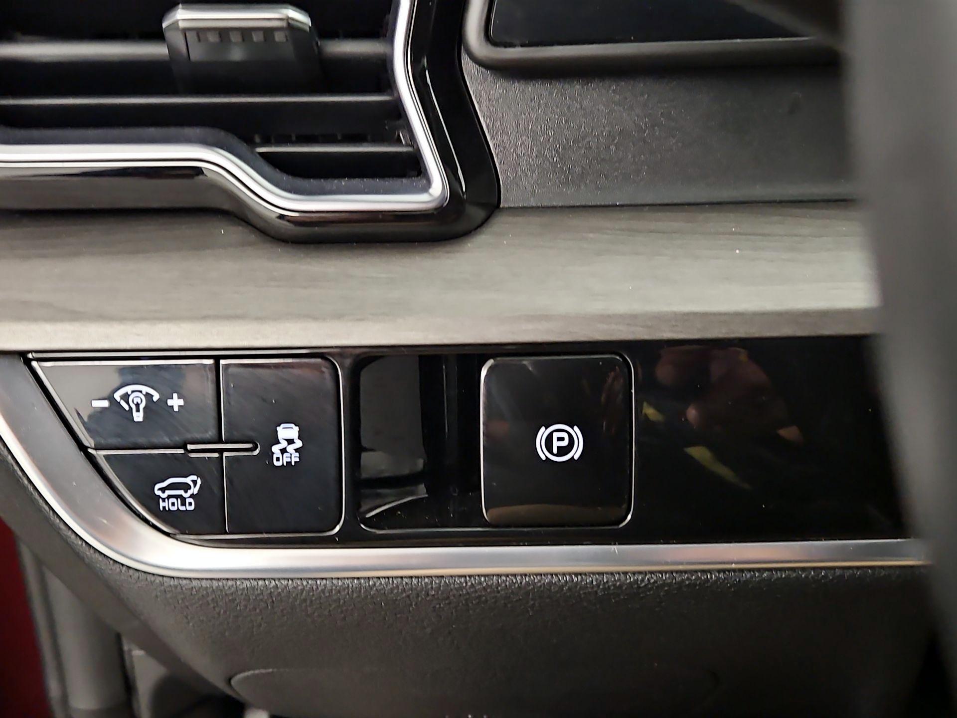 Thumbnail: 2023 Kia Sportage - 13