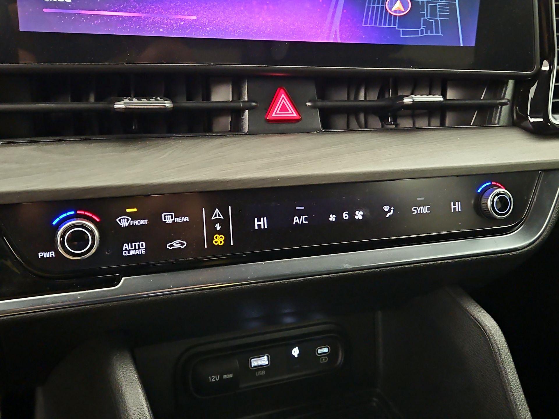 Thumbnail: 2023 Kia Sportage - 17