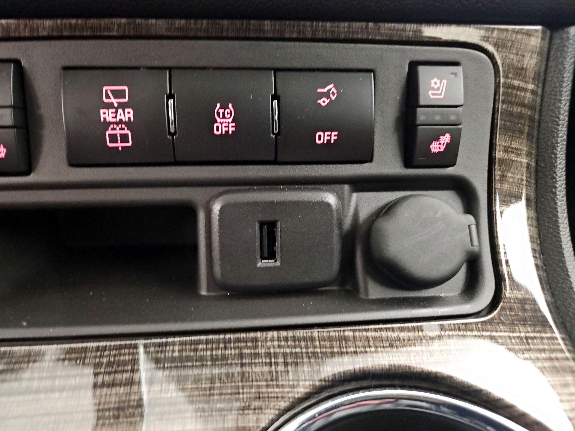 Thumbnail: 2017 GMC Acadia - 19