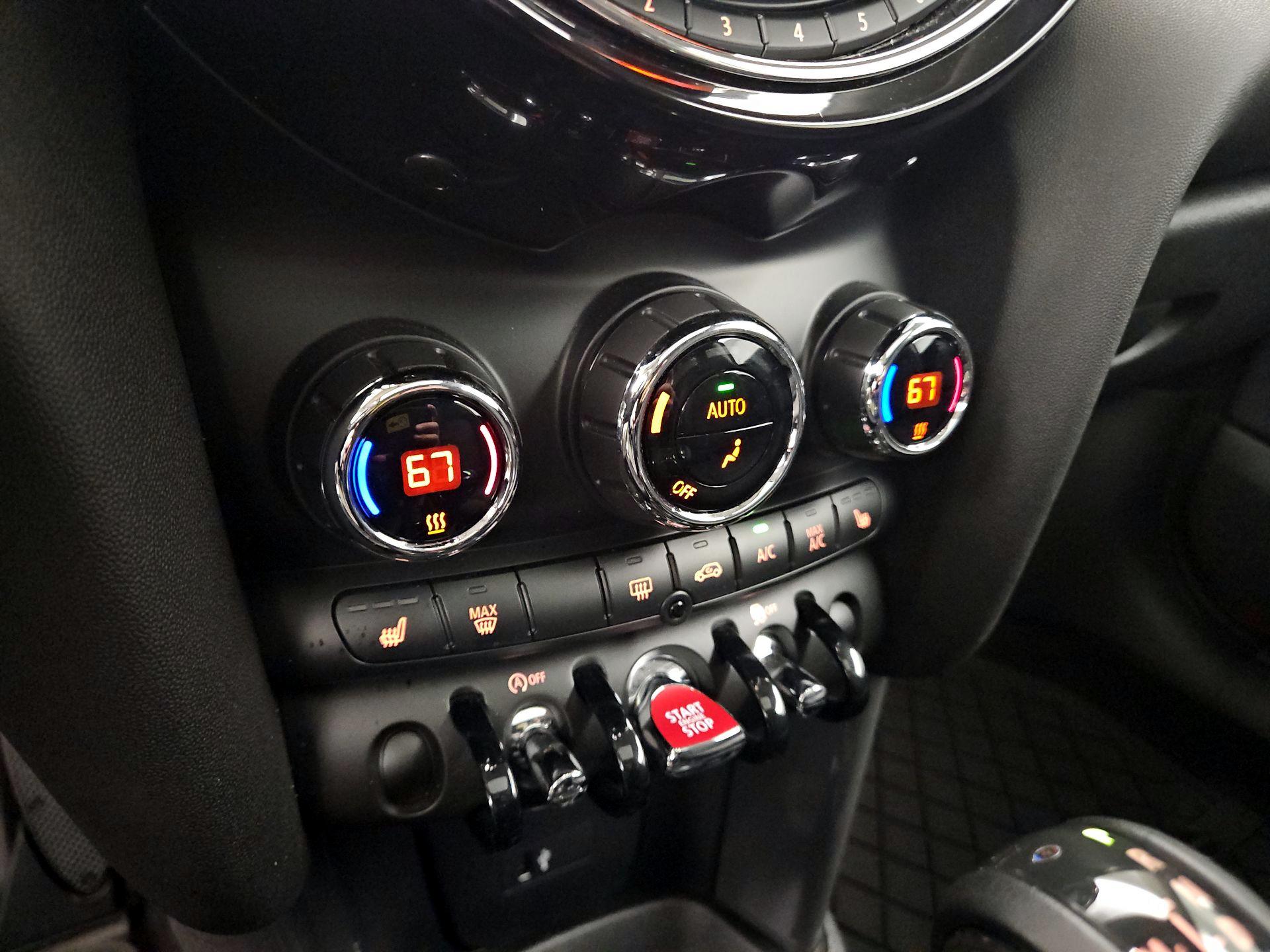 Thumbnail: 2019 MINI Cooper Hardtop - 16