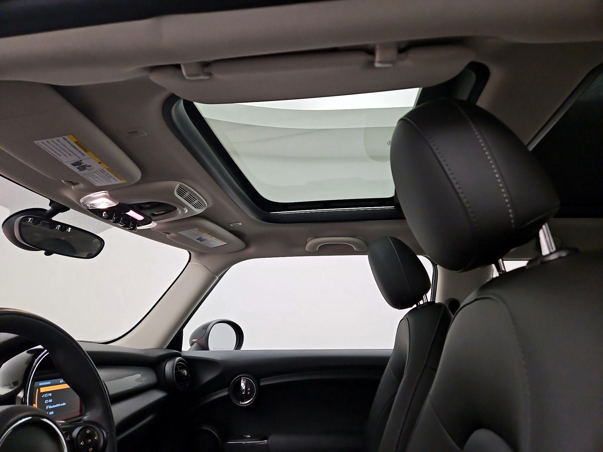 Thumbnail: 2019 MINI Cooper Hardtop - 19