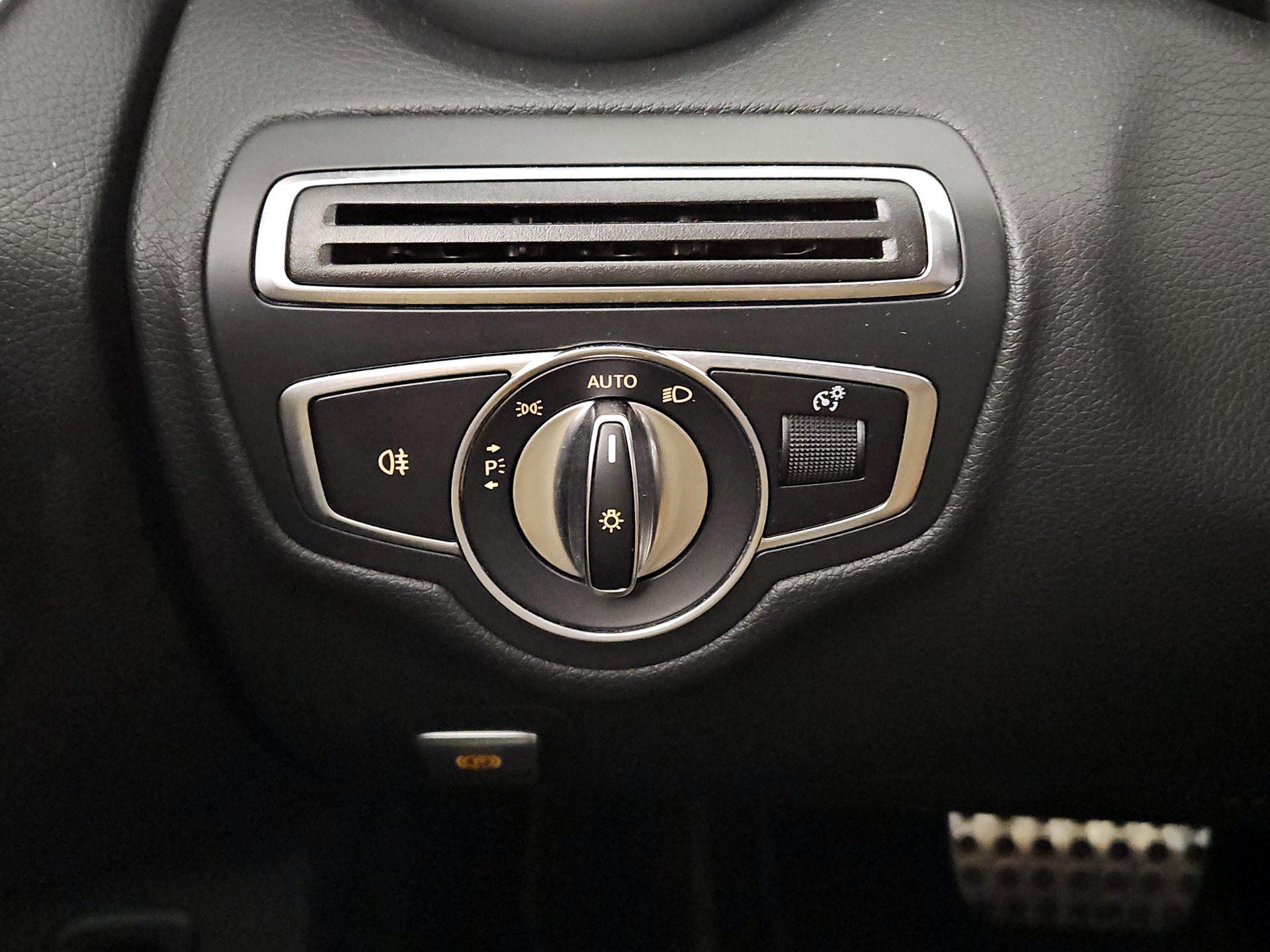 Thumbnail: 2020 Mercedes-Benz C-Class - 13