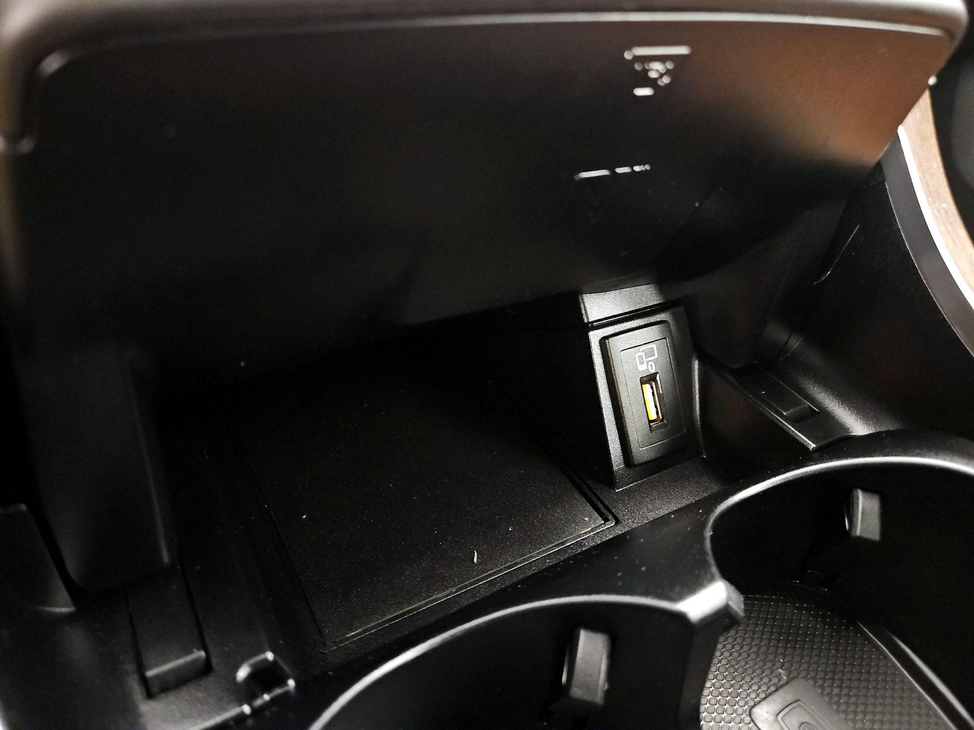 Thumbnail: 2020 Mercedes-Benz C-Class - 18