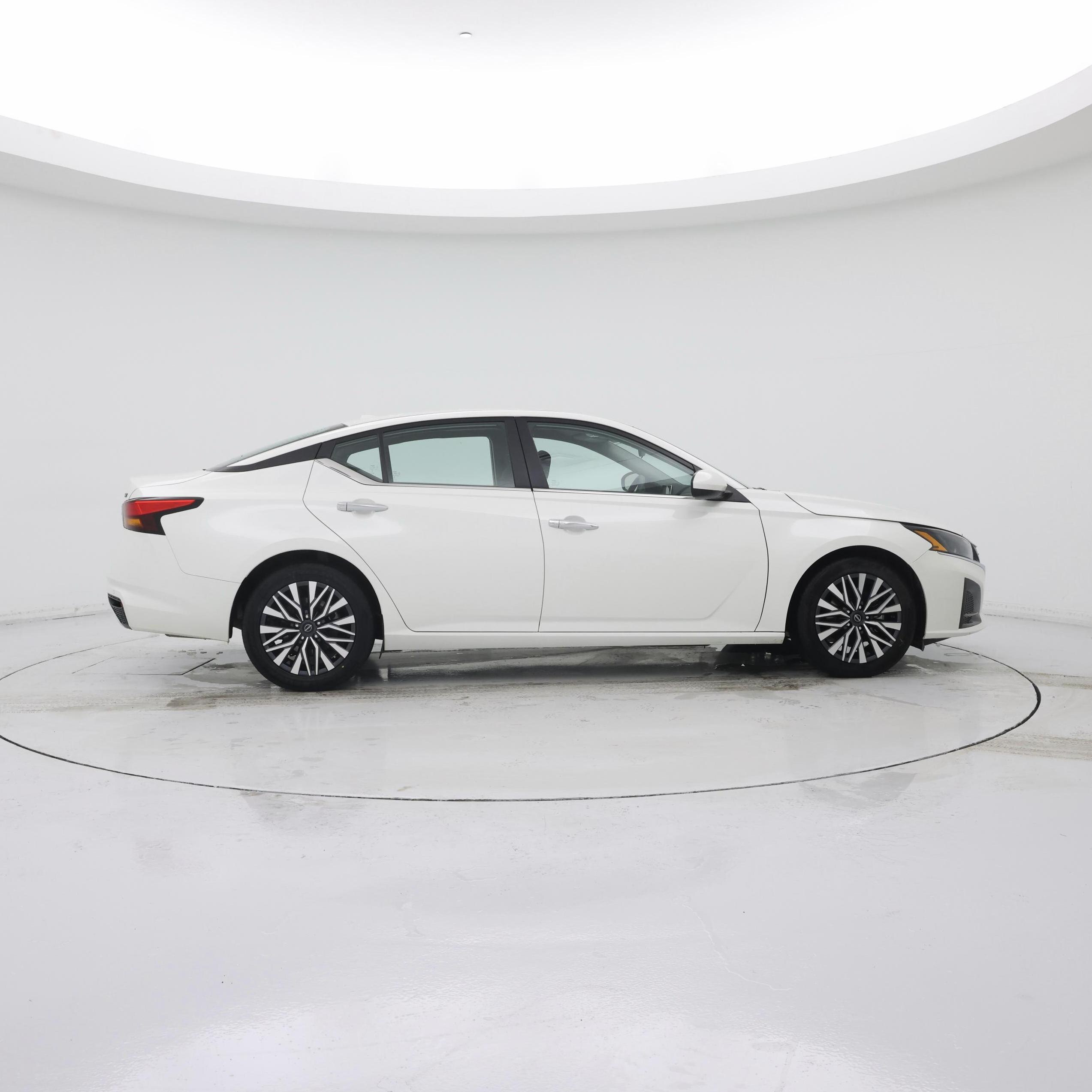 Thumbnail: 2023 Nissan Altima - 7