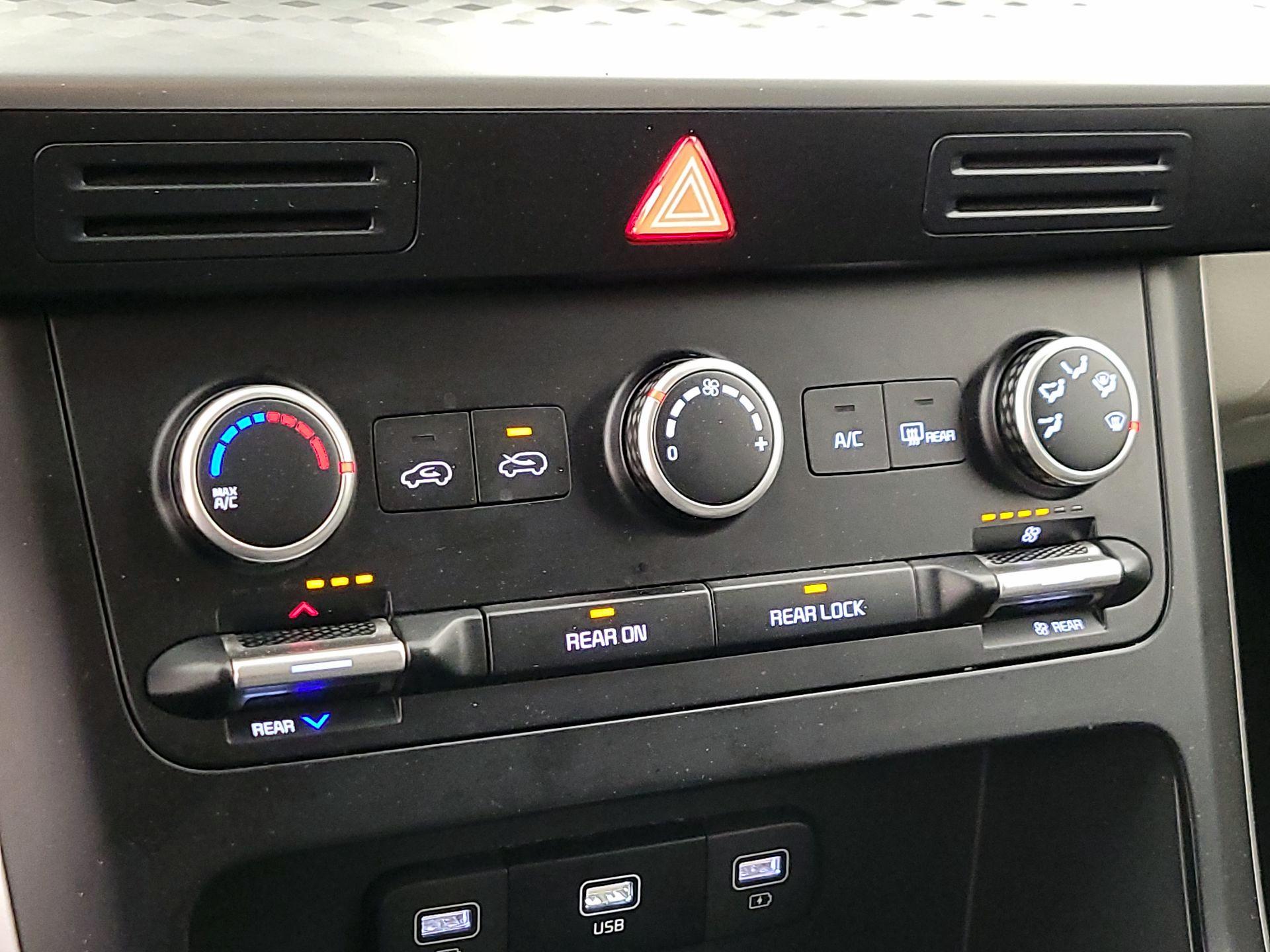 Thumbnail: 2024 Kia Carnival - 16