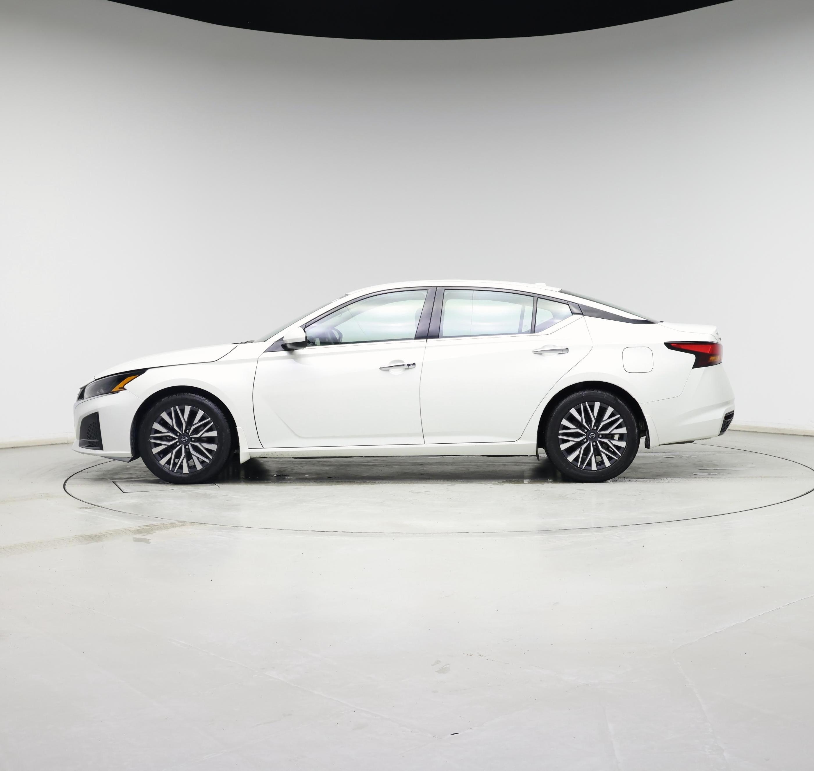 Thumbnail: 2023 Nissan Altima - 3