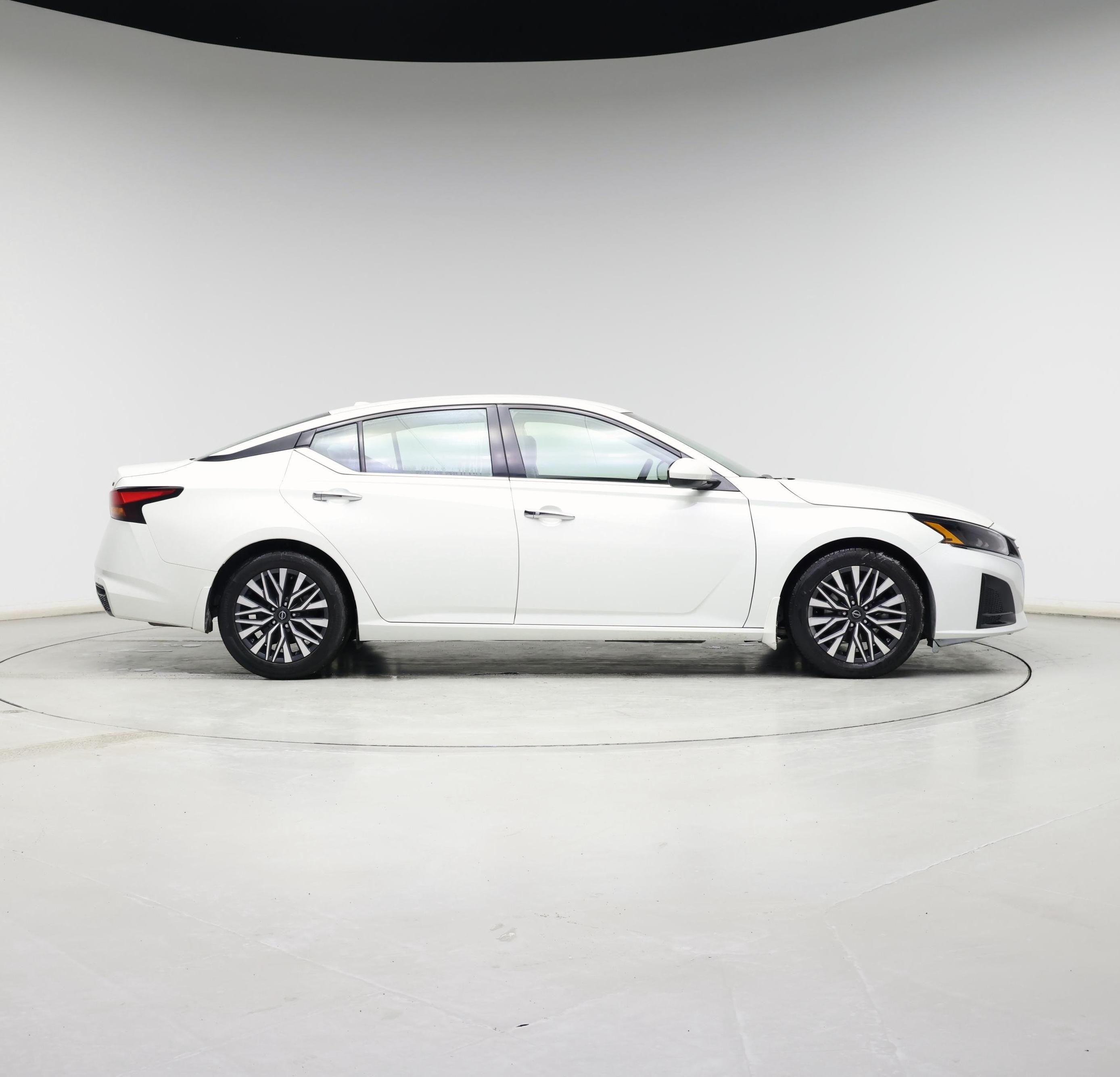 Thumbnail: 2023 Nissan Altima - 7