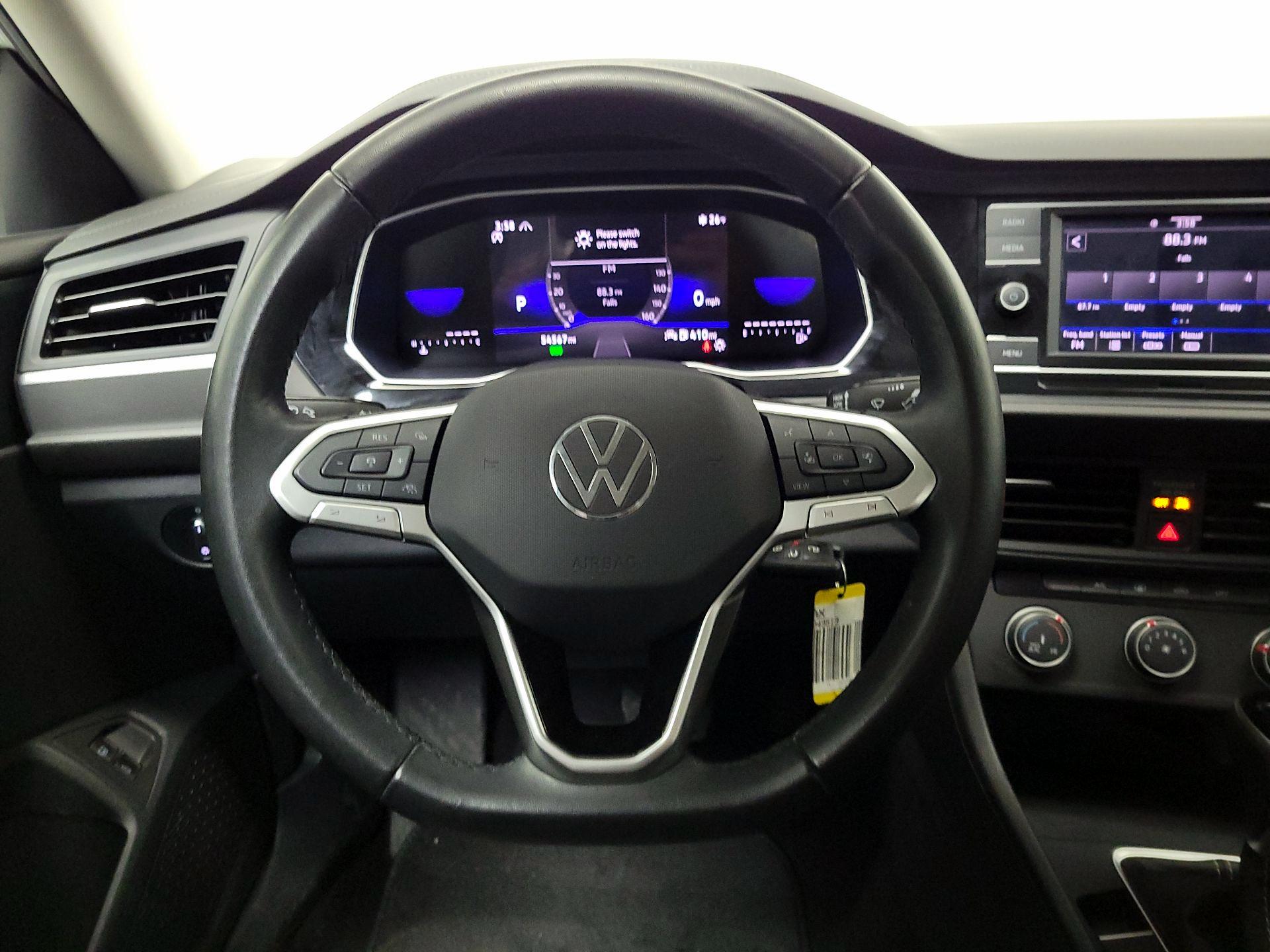 Thumbnail: 2024 Volkswagen Jetta - 10