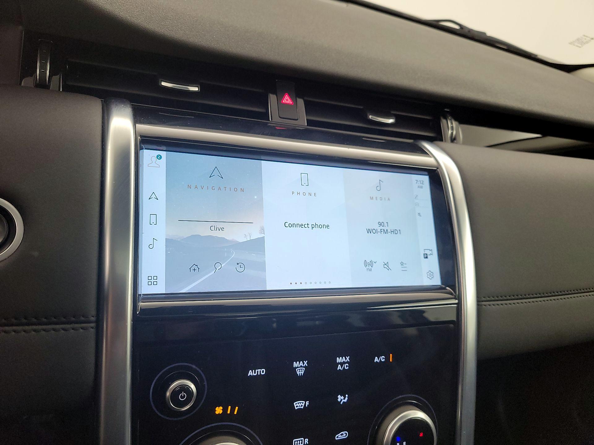 Thumbnail: 2021 Land Rover Discovery Sport - 16