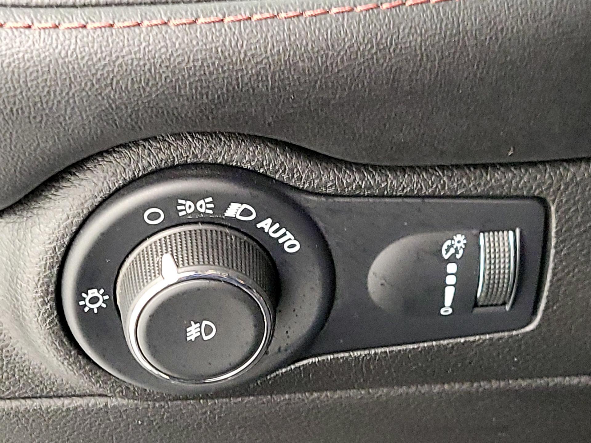 Thumbnail: 2022 Dodge Durango - 13