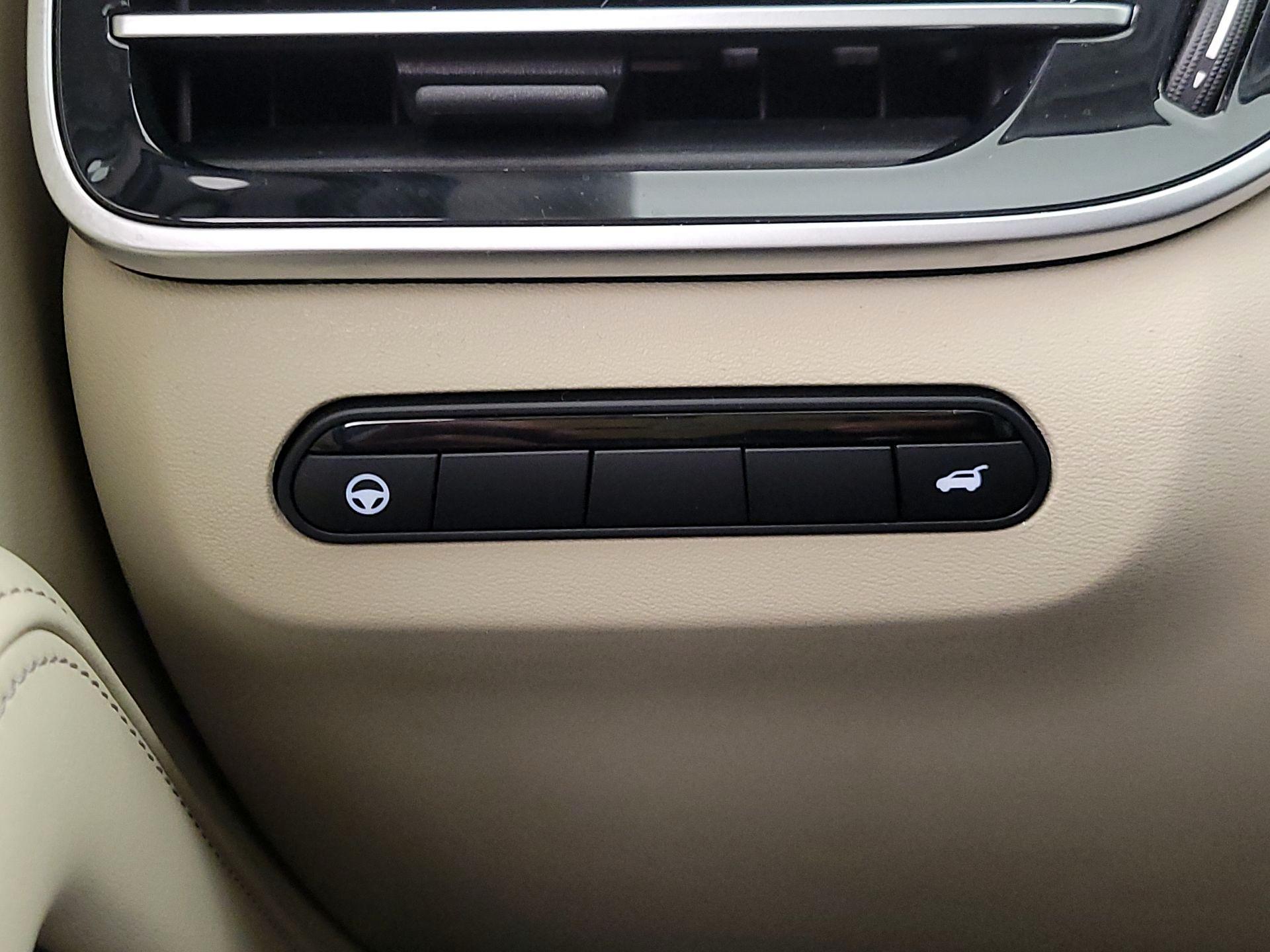 Thumbnail: 2023 INFINITI QX60 - 13