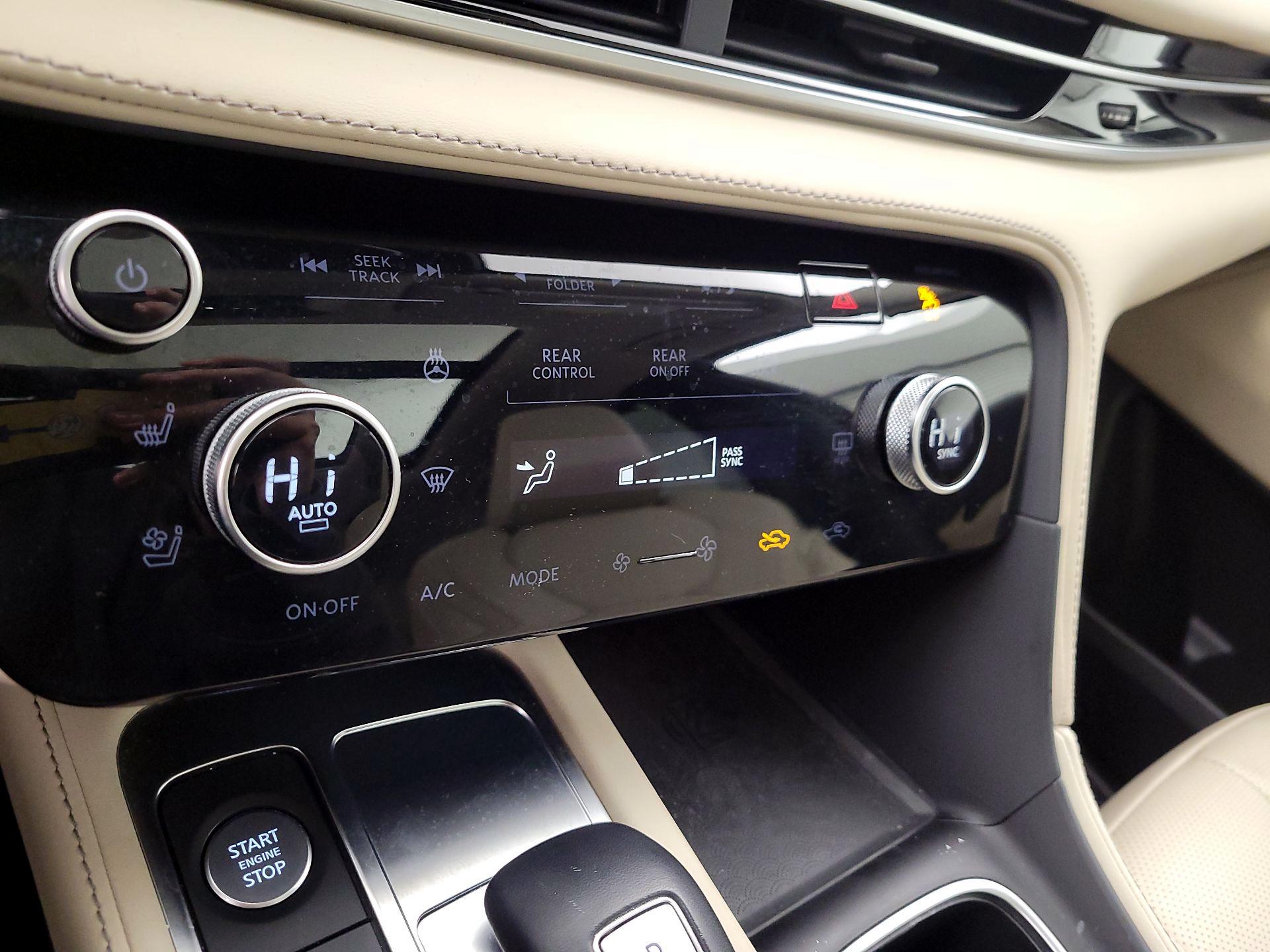 Thumbnail: 2023 INFINITI QX60 - 17