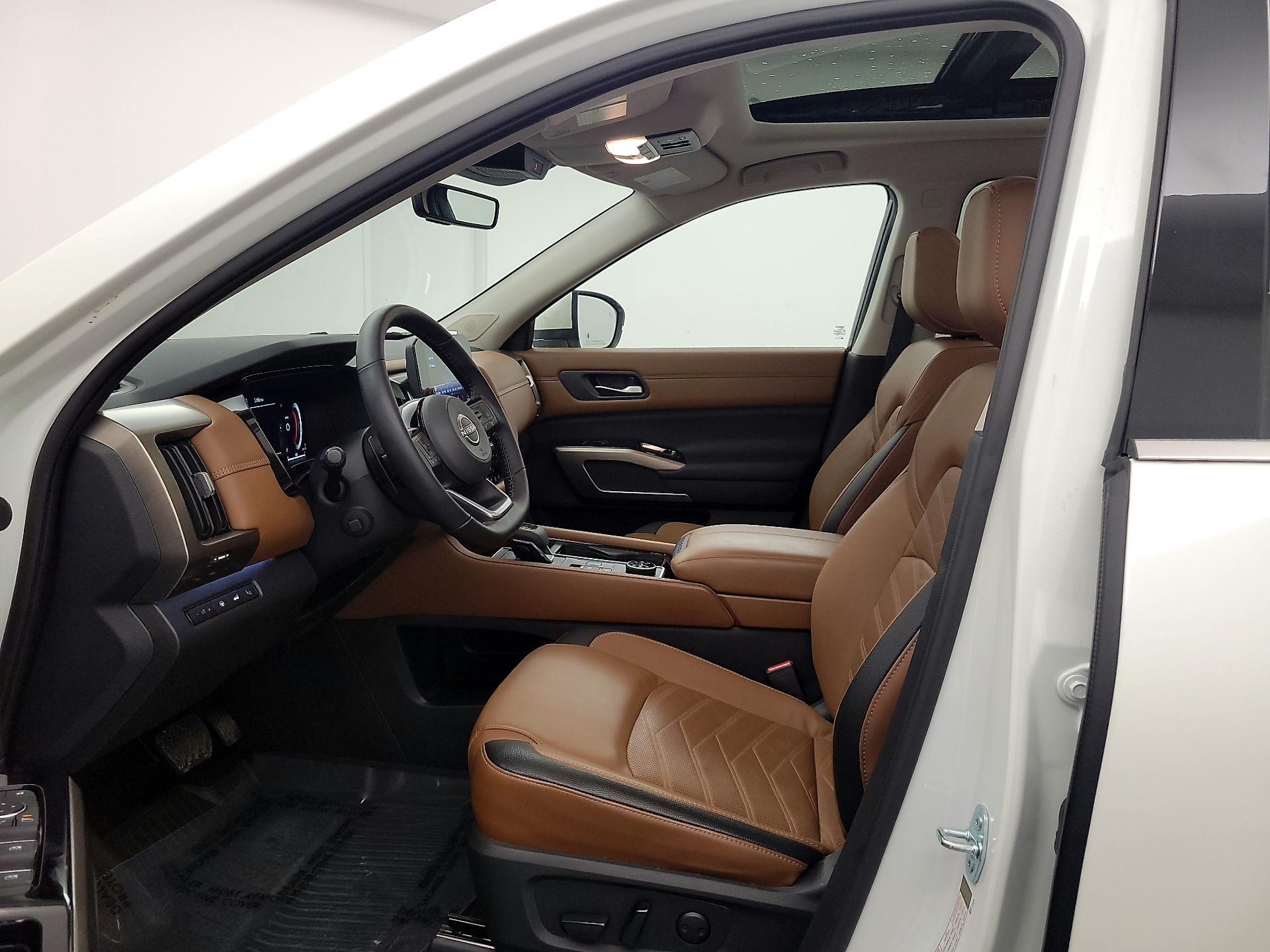 Thumbnail: 2023 Nissan Pathfinder - 11