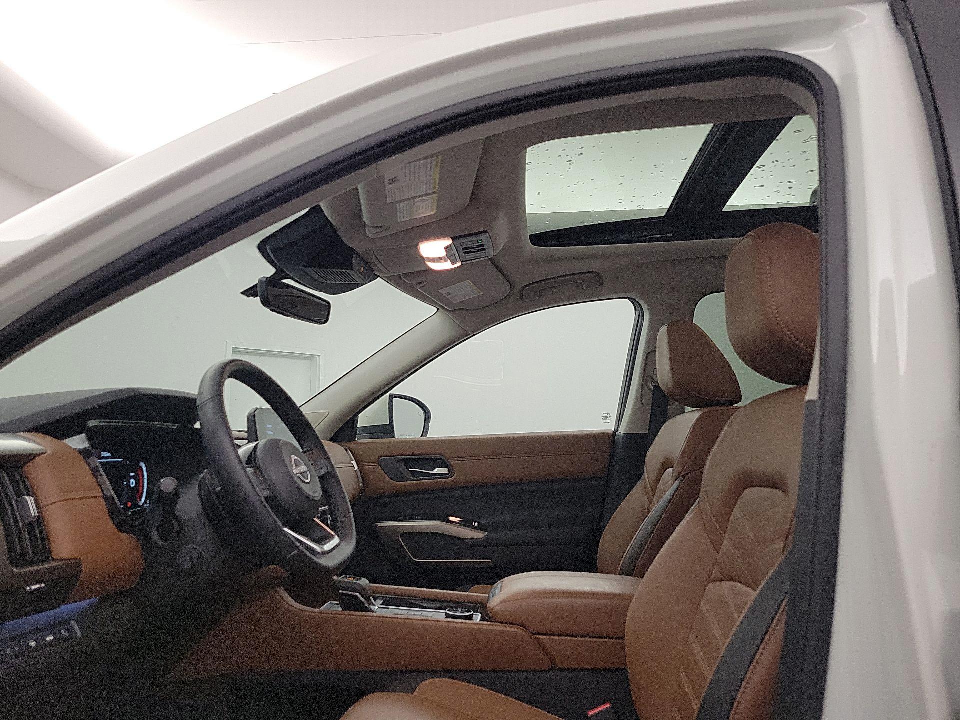 Thumbnail: 2023 Nissan Pathfinder - 19