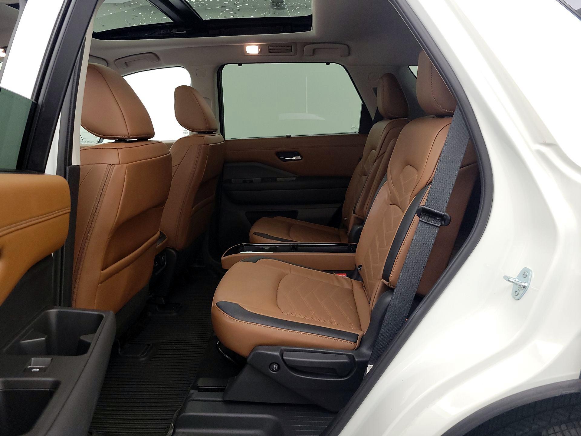 Thumbnail: 2023 Nissan Pathfinder - 20