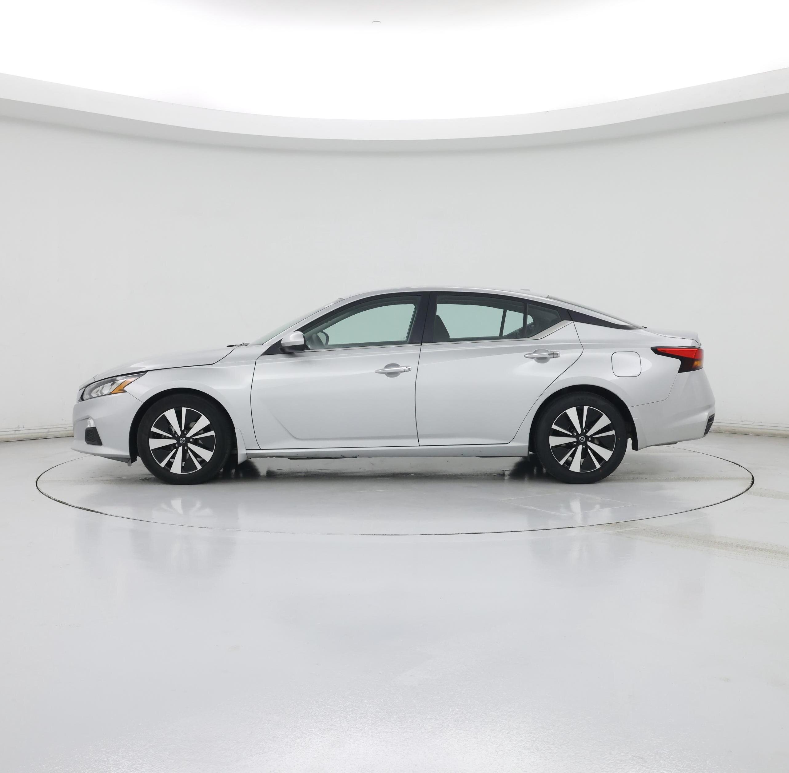 Thumbnail: 2022 Nissan Altima - 3