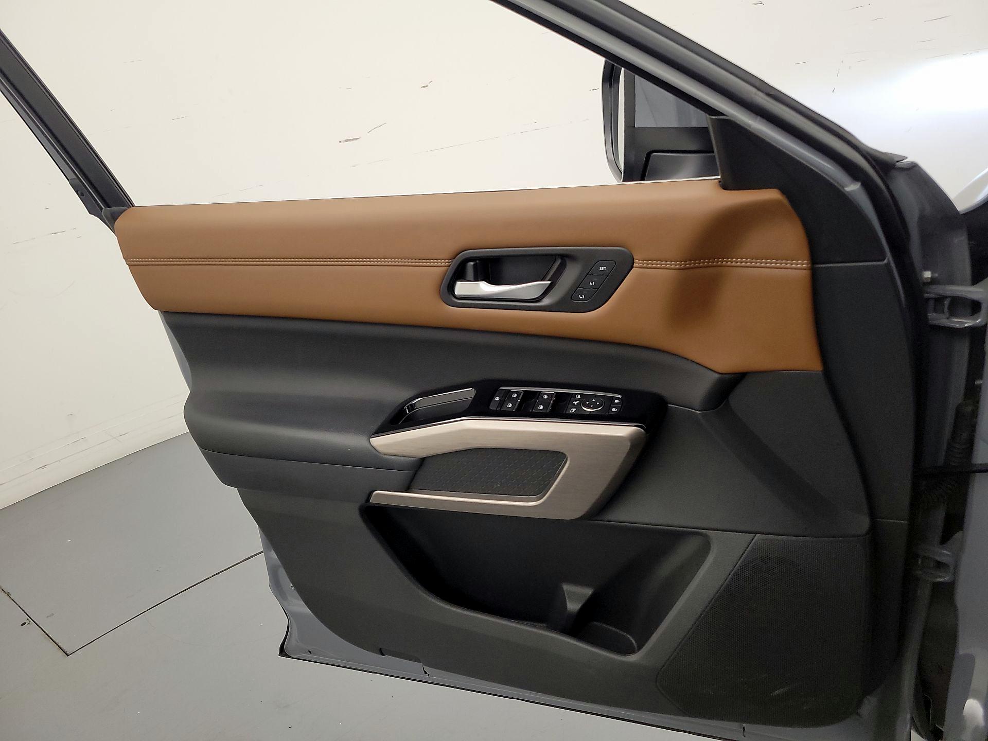 Thumbnail: 2023 Nissan Pathfinder - 12