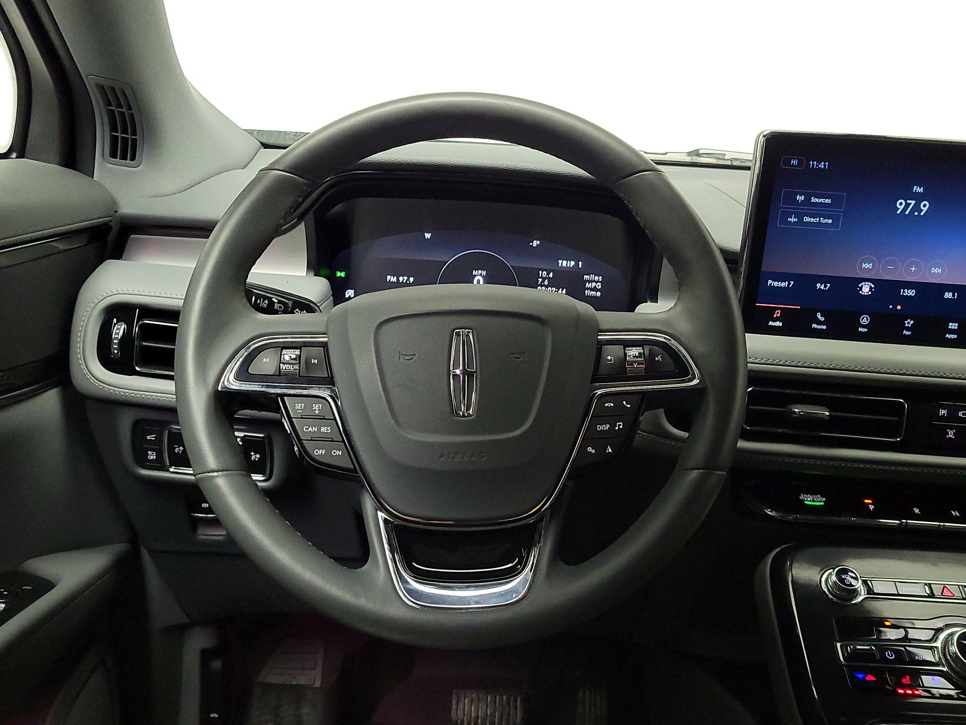 Thumbnail: 2022 Lincoln Nautilus - 10