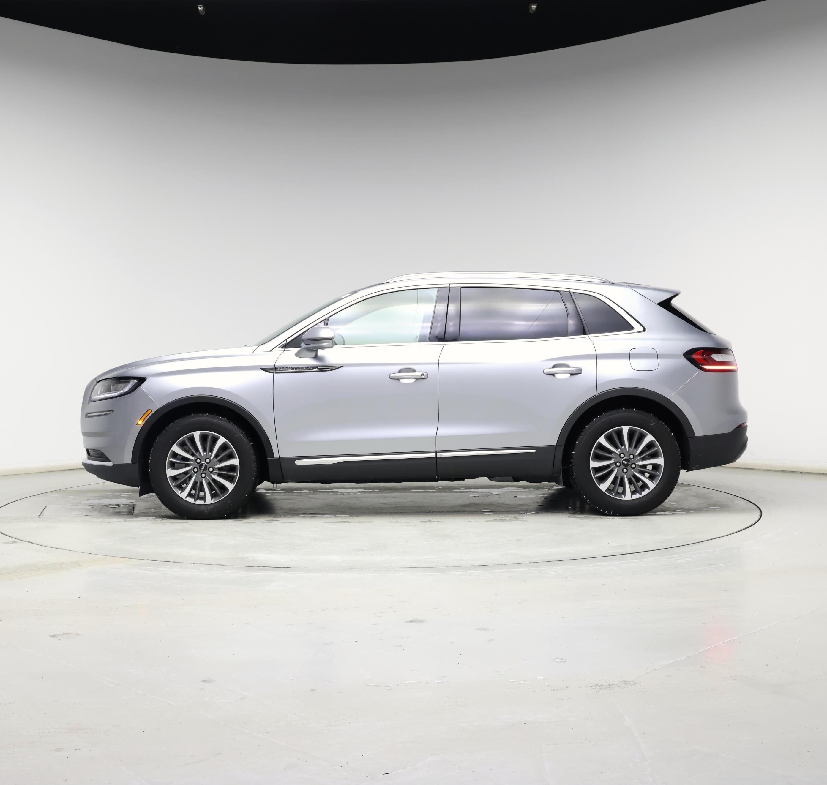 Thumbnail: 2022 Lincoln Nautilus - 3