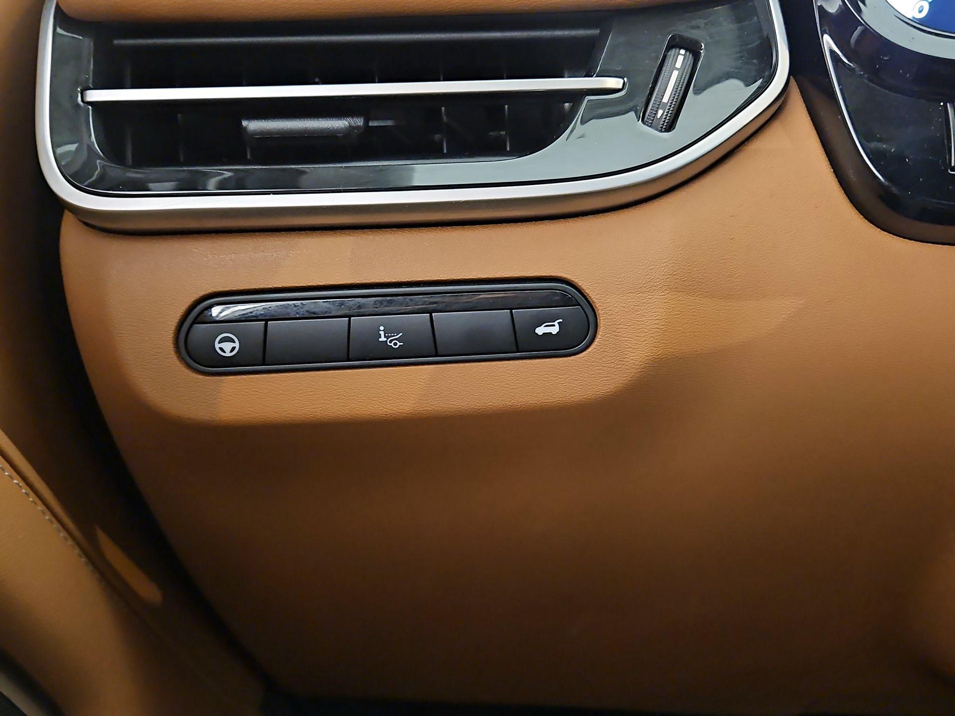 Thumbnail: 2023 INFINITI QX60 - 13