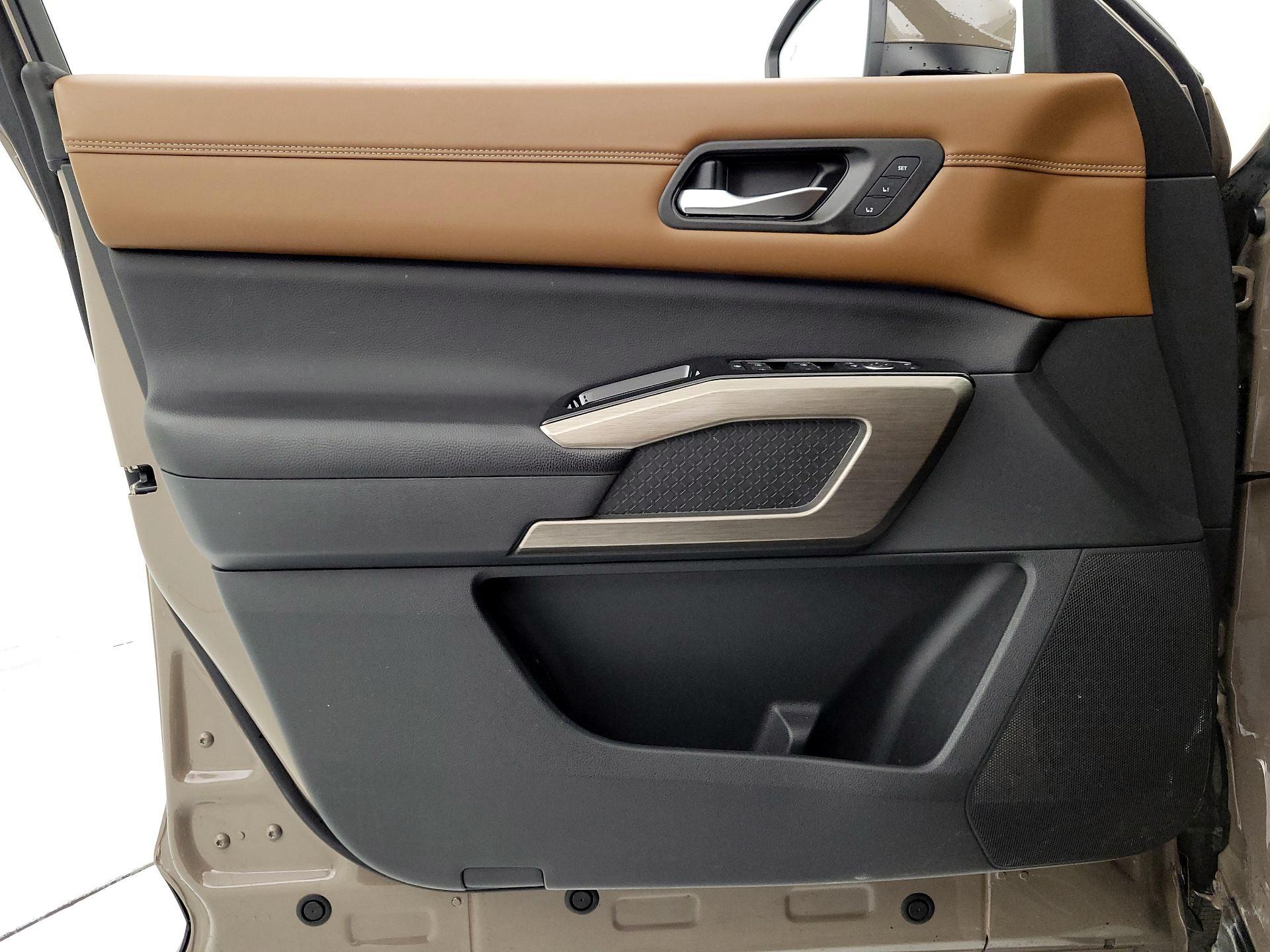 Thumbnail: 2023 Nissan Pathfinder - 12