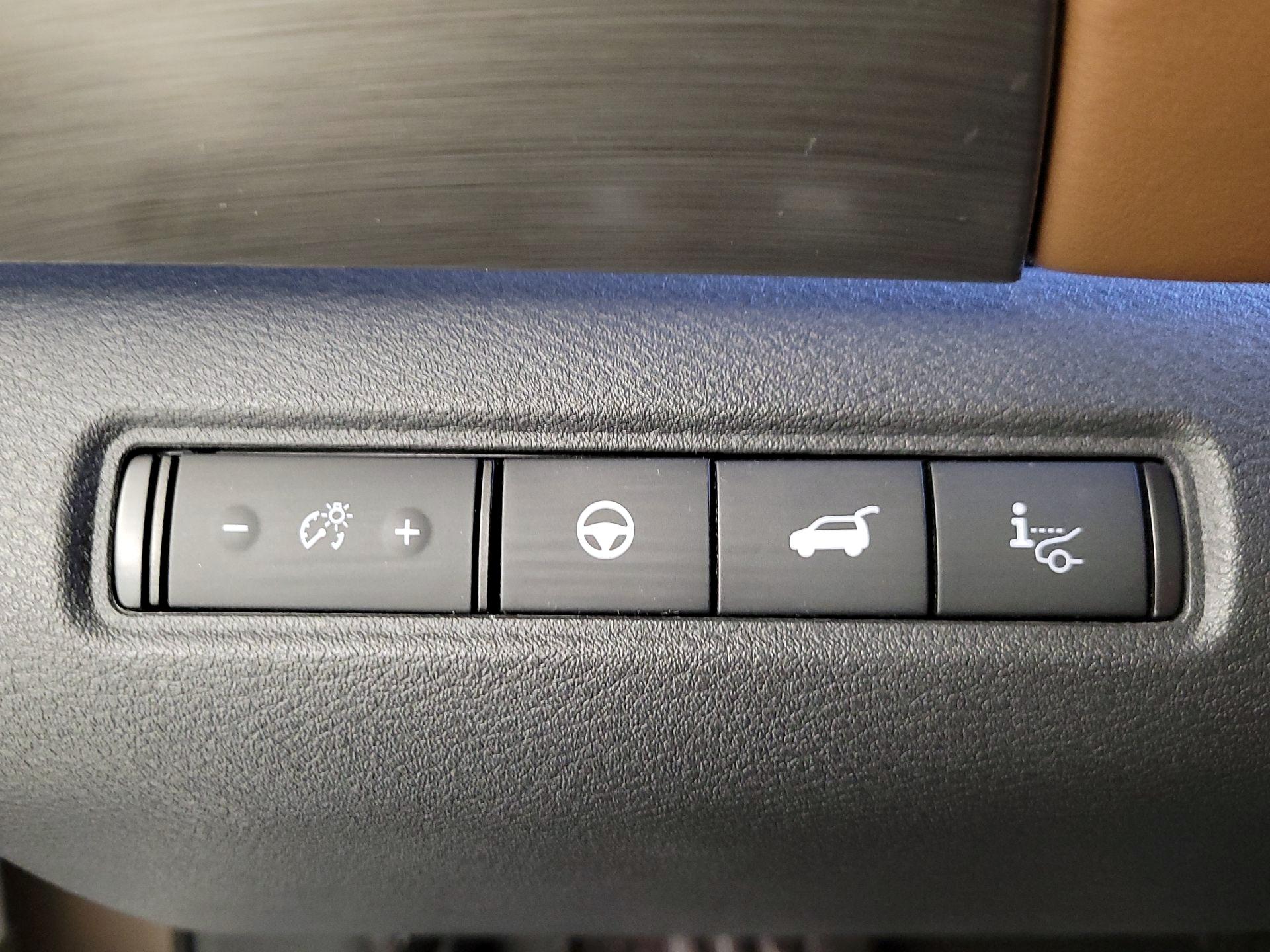 Thumbnail: 2023 Nissan Pathfinder - 13