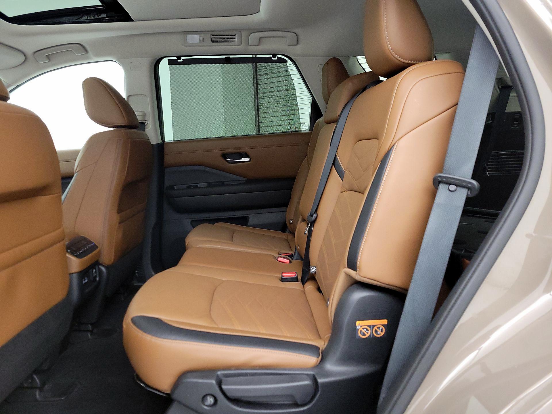 Thumbnail: 2023 Nissan Pathfinder - 20