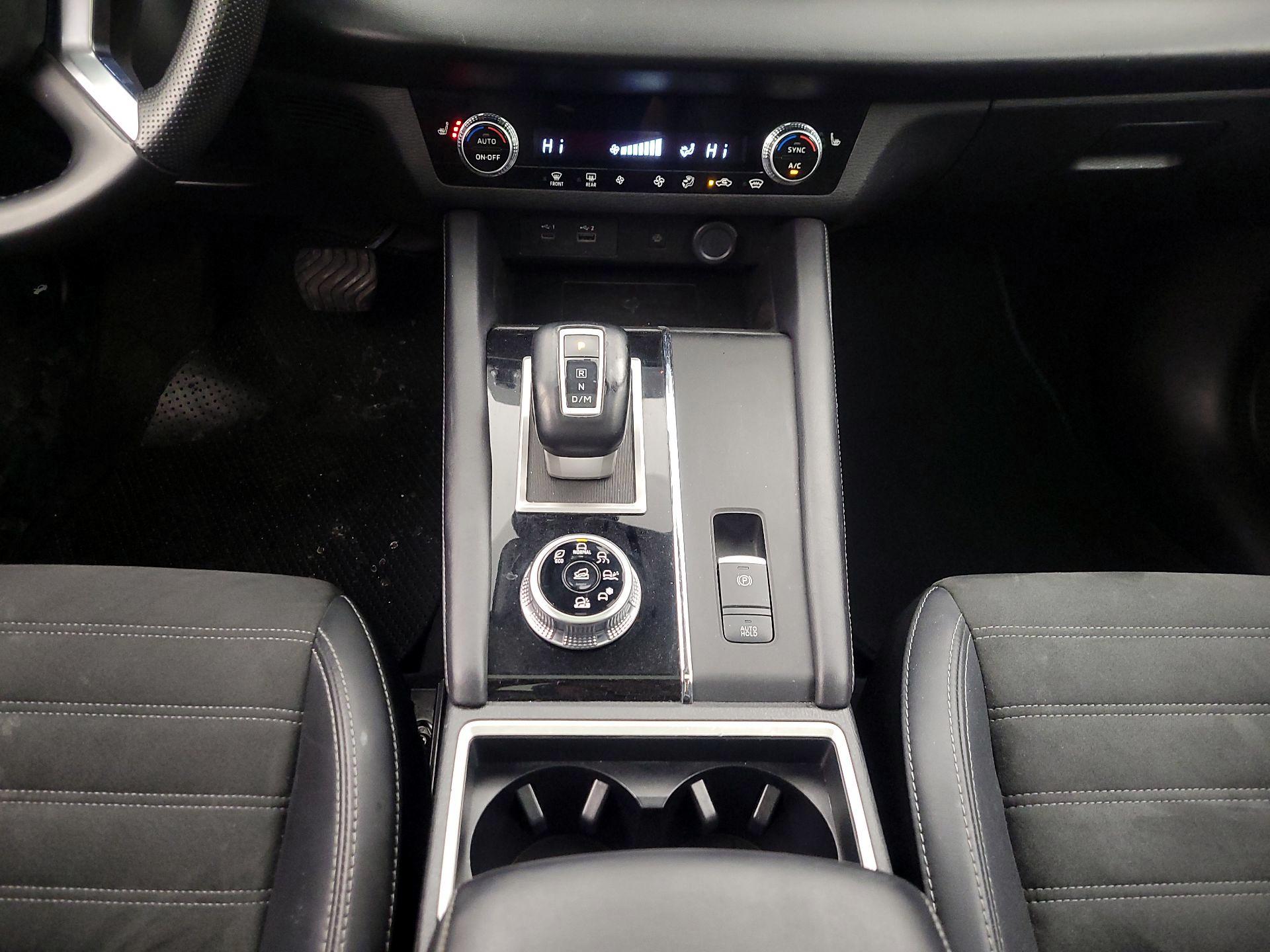 Thumbnail: 2024 Mitsubishi Outlander - 17