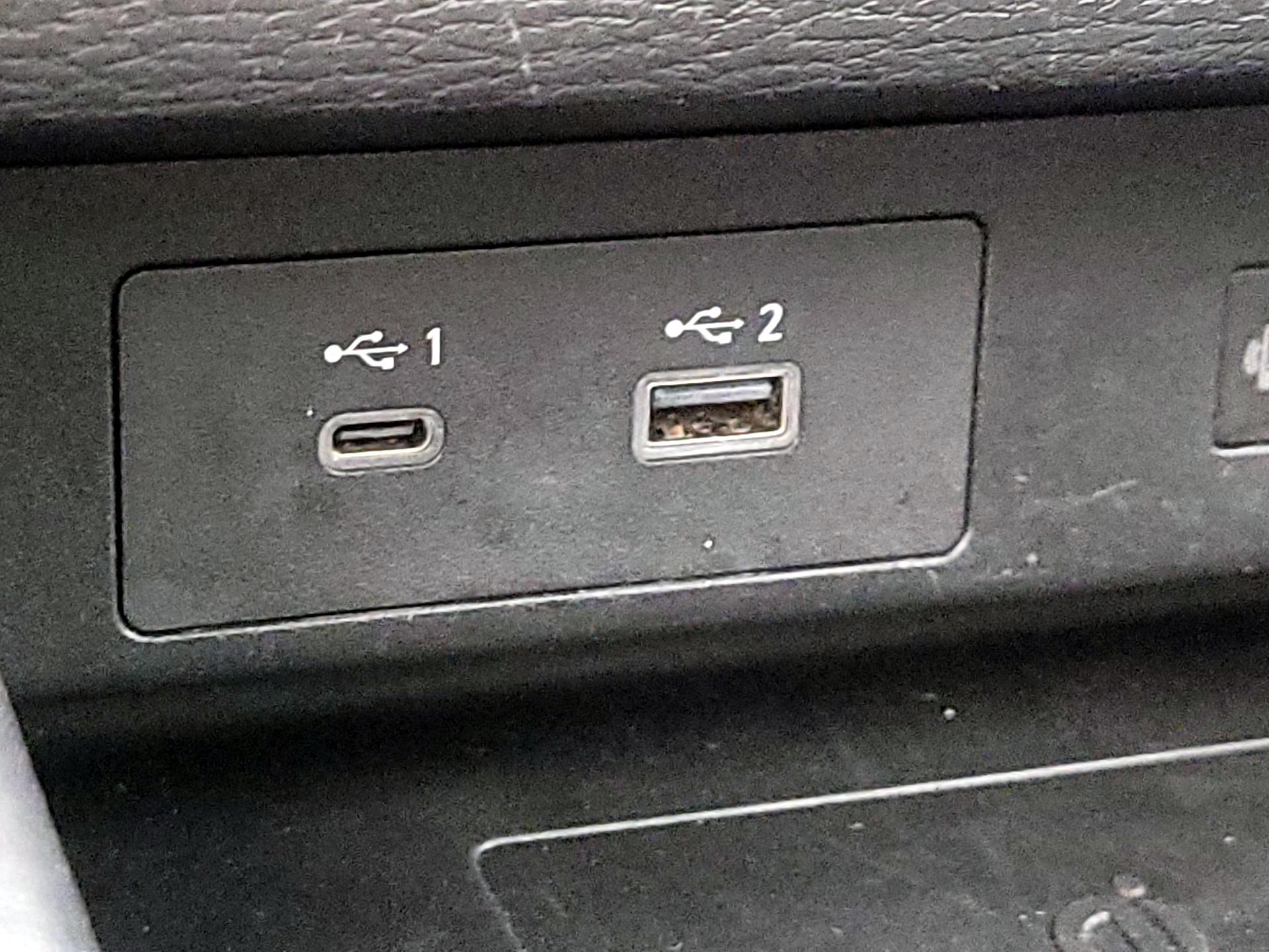 Thumbnail: 2024 Mitsubishi Outlander - 18