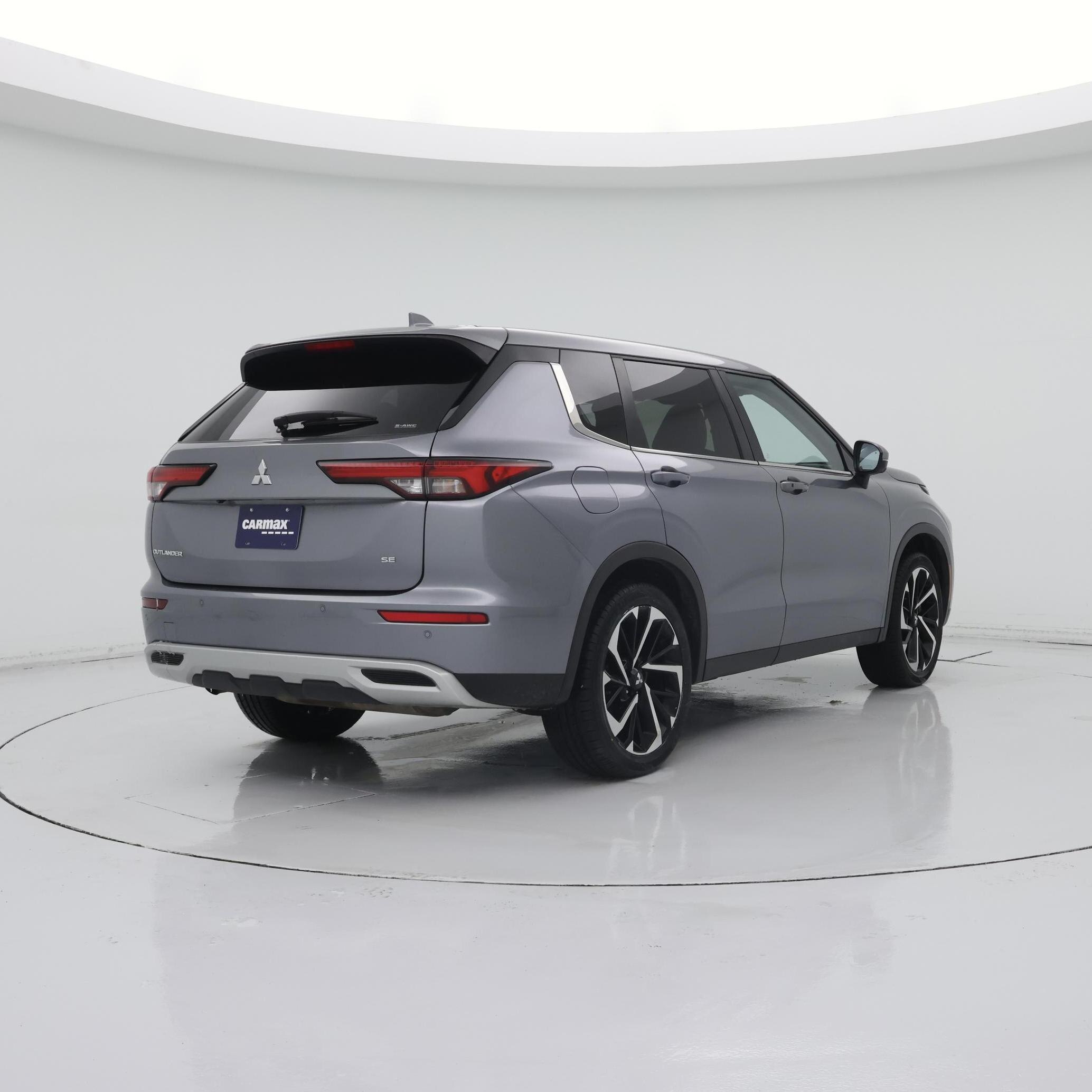 Thumbnail: 2024 Mitsubishi Outlander - 8